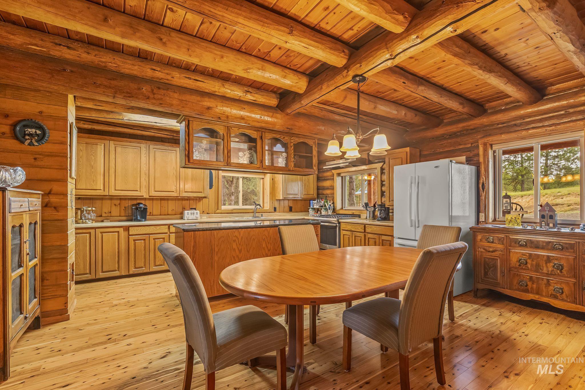 500 Maxwell Lane Property Photo 17