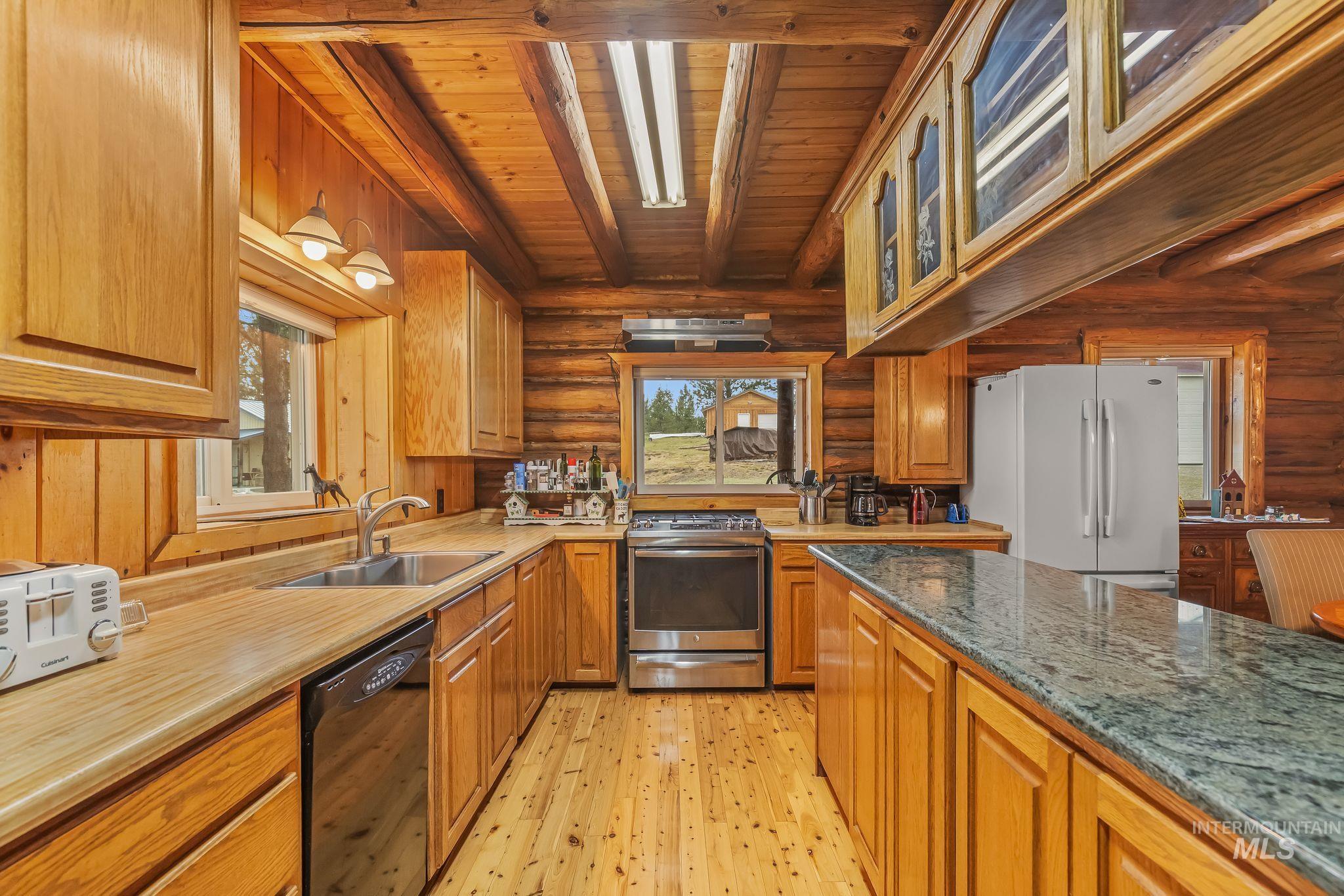 500 Maxwell Lane Property Photo 19