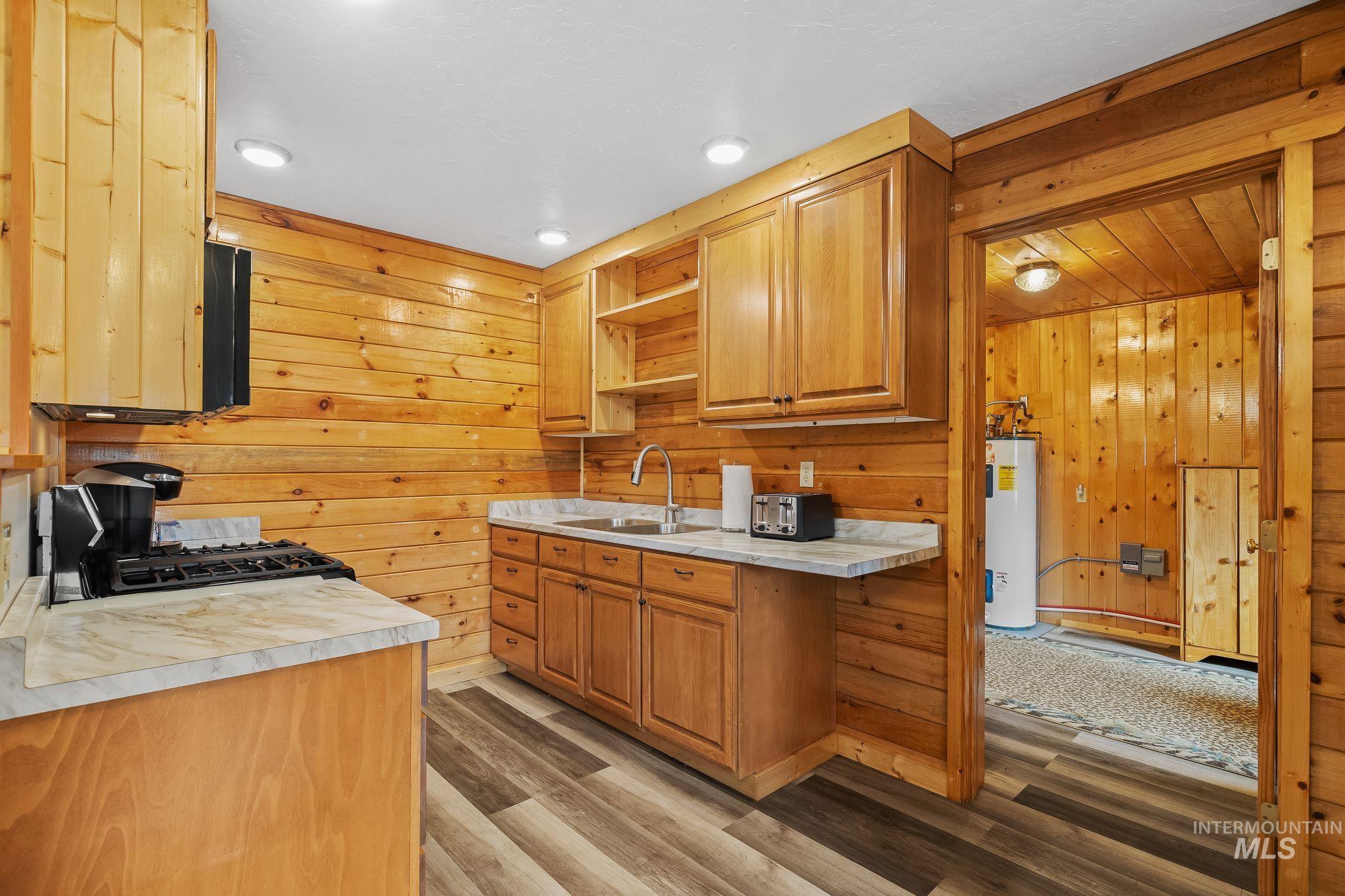 500 Maxwell Lane Property Photo 34