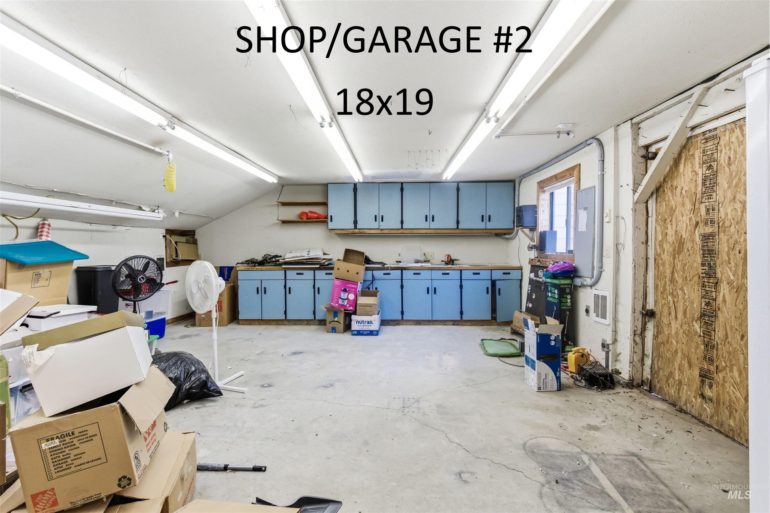 1621 S Artesian Rd Property Photo 31