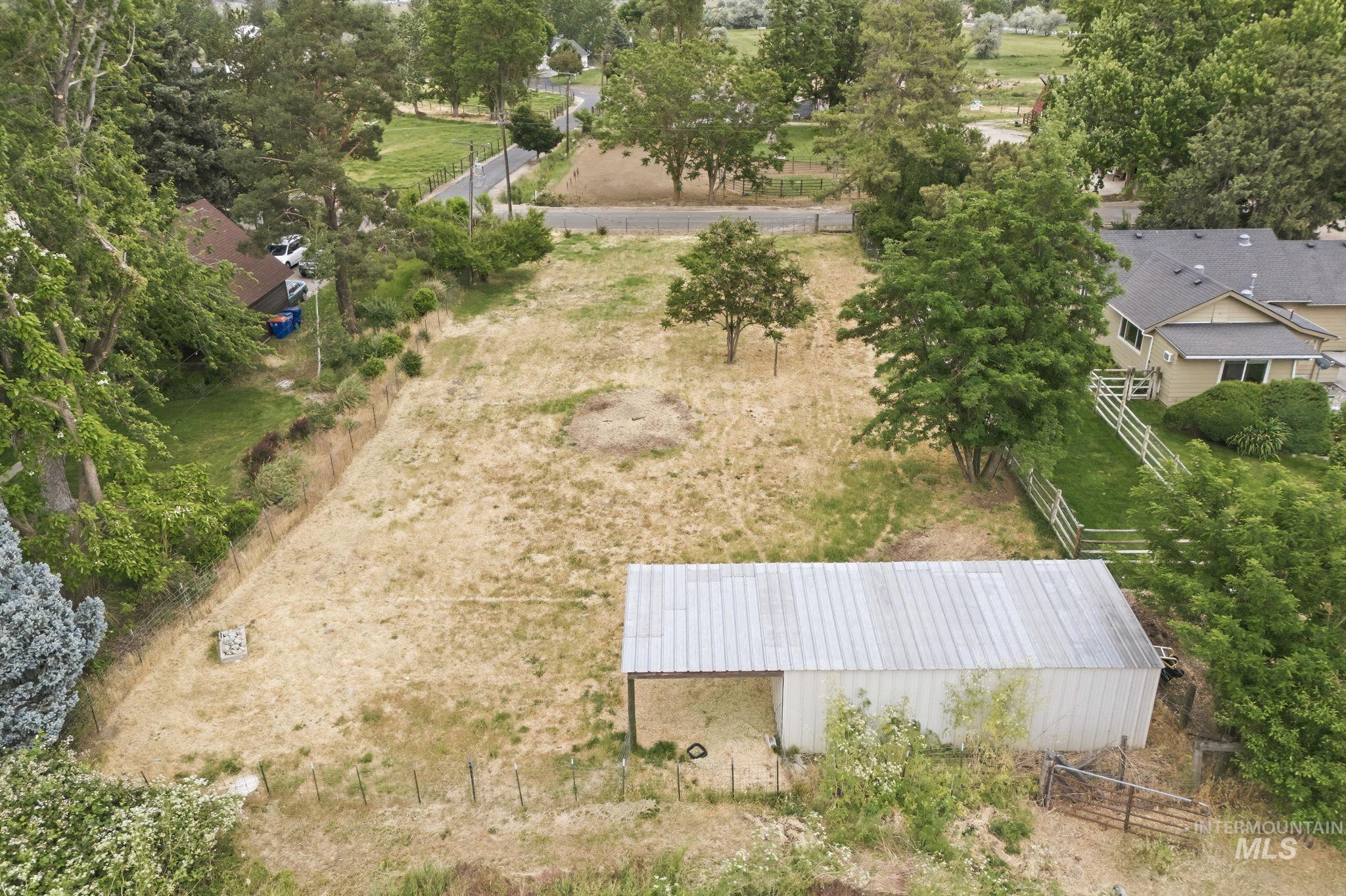 1621 S Artesian Rd Property Photo 40