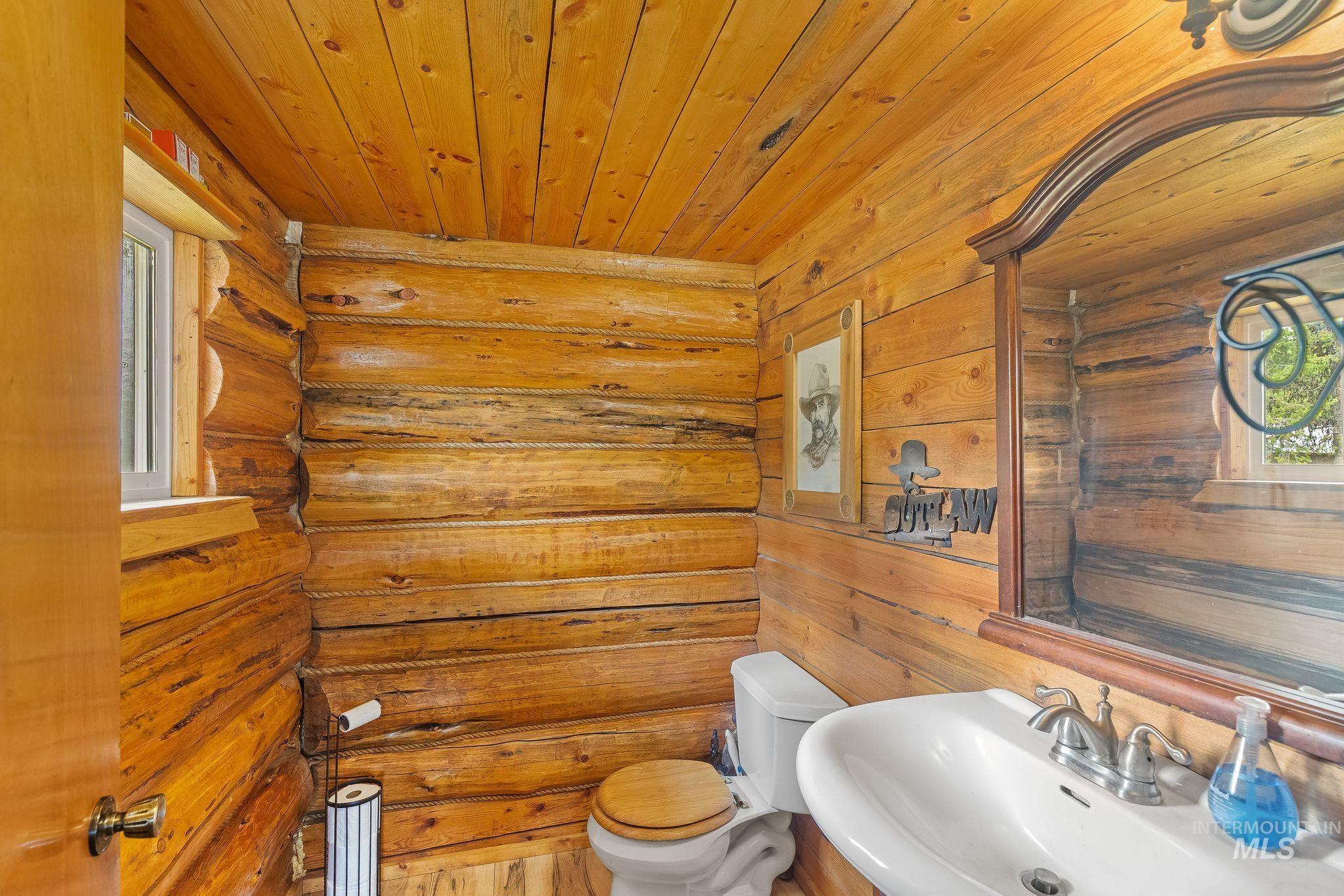 702 Maxwell Lane Property Photo 13