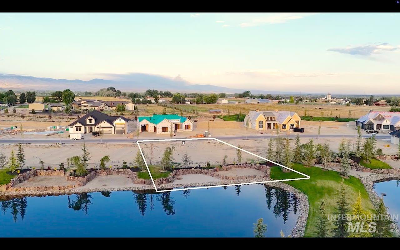 3609 N Templeton Way Property Photo 3