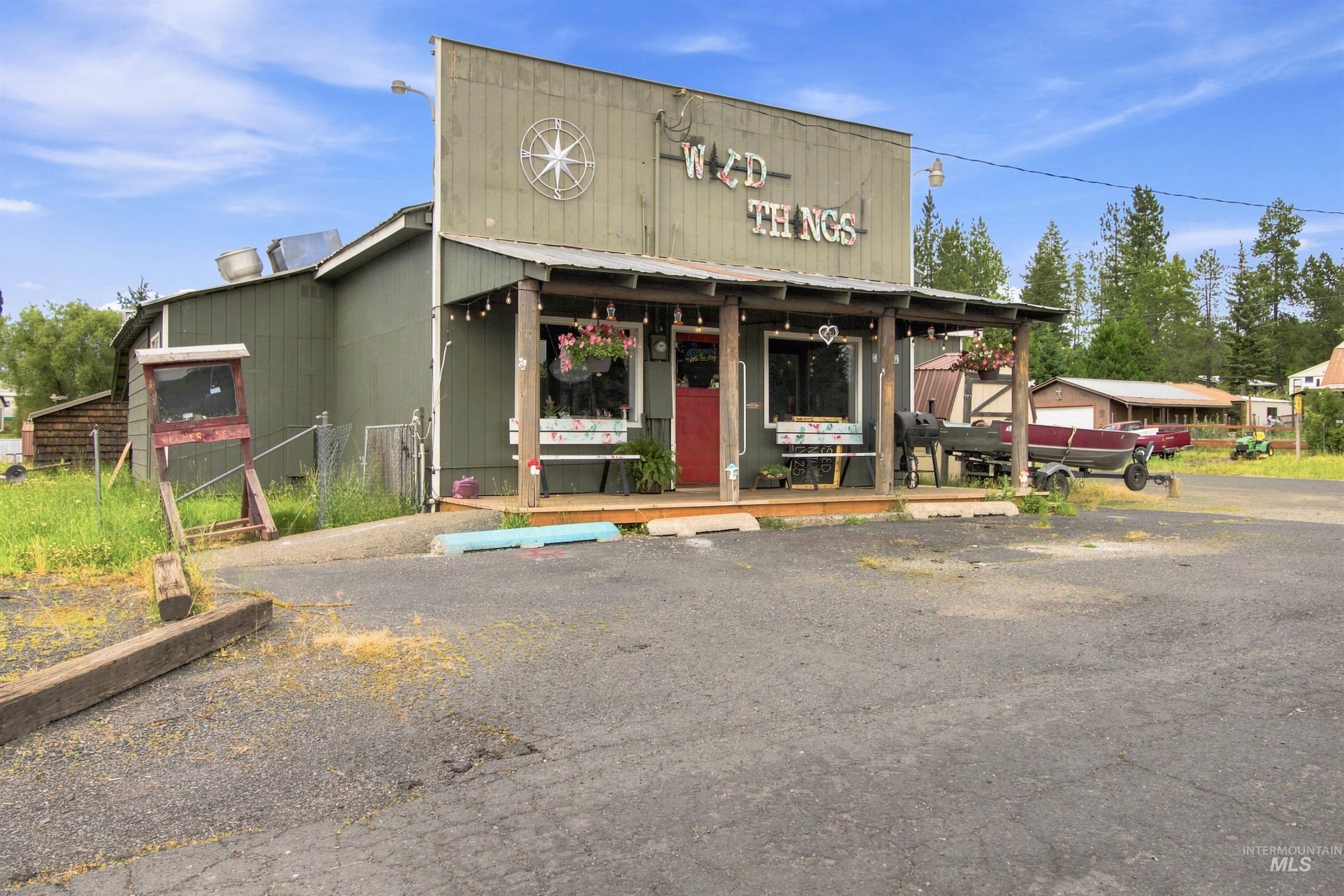 5588 Highway 8 E Property Photo 1
