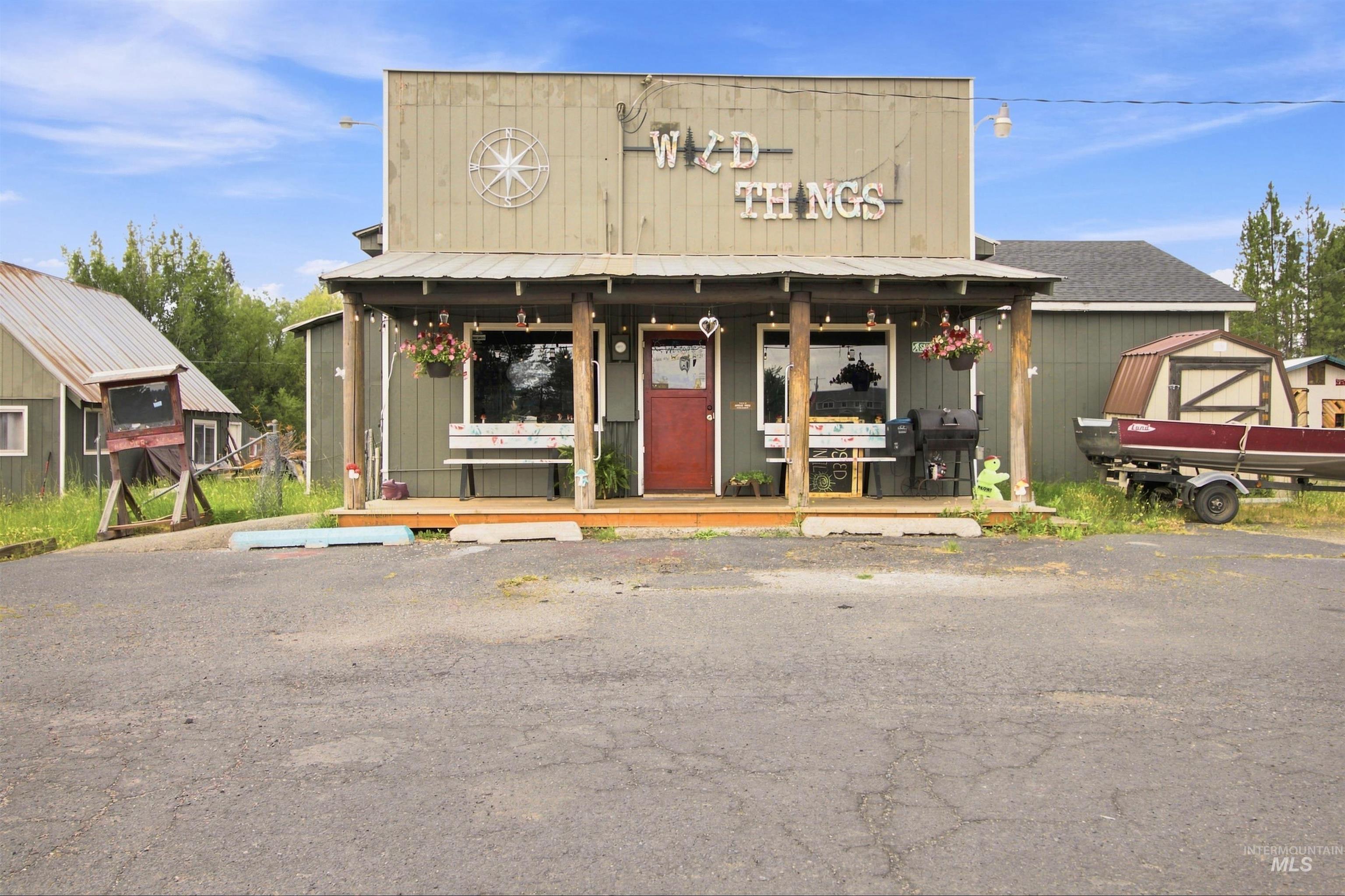 5588 Highway 8 E Property Photo 2