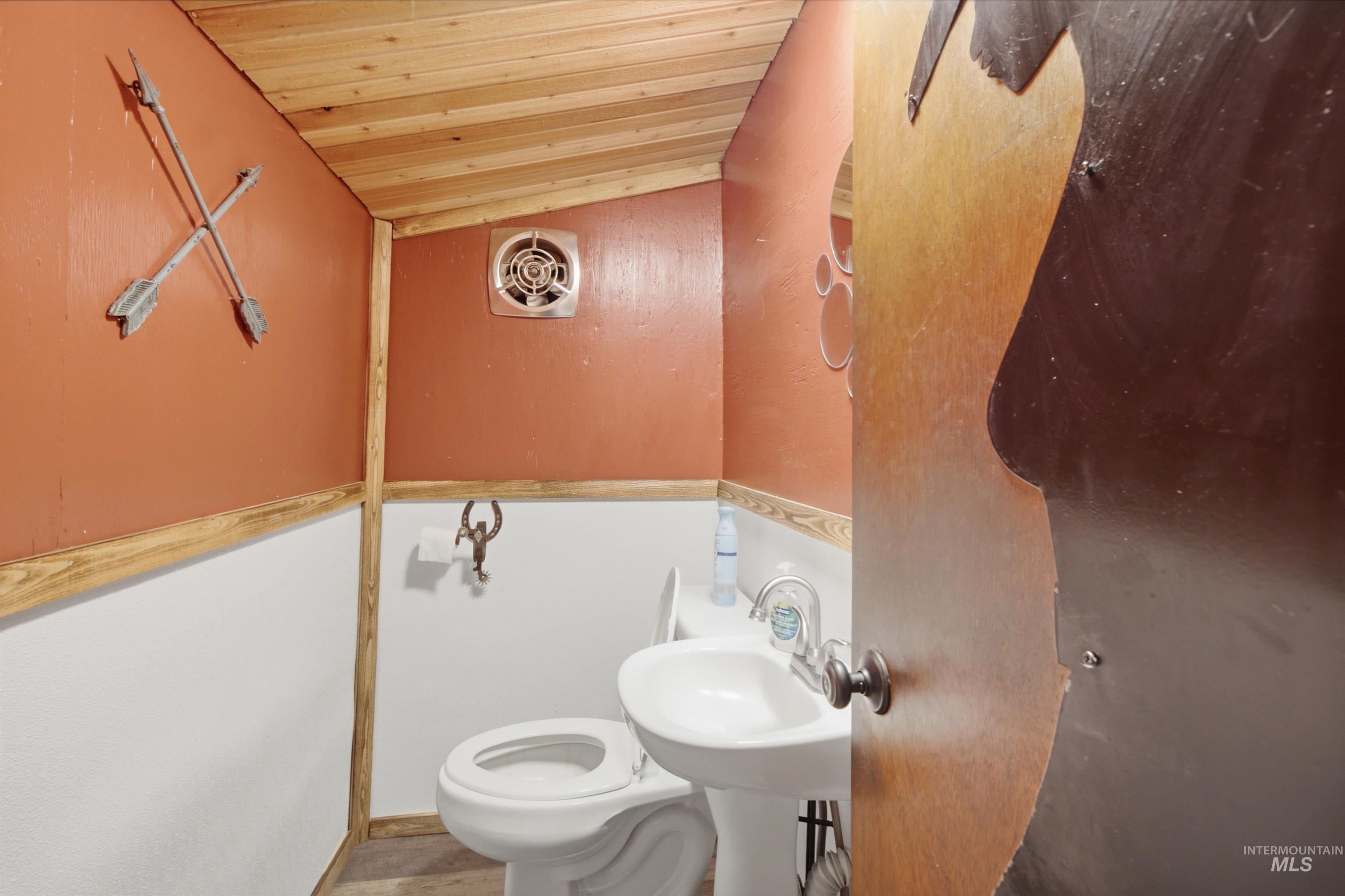 5588 Highway 8 E Property Photo 26