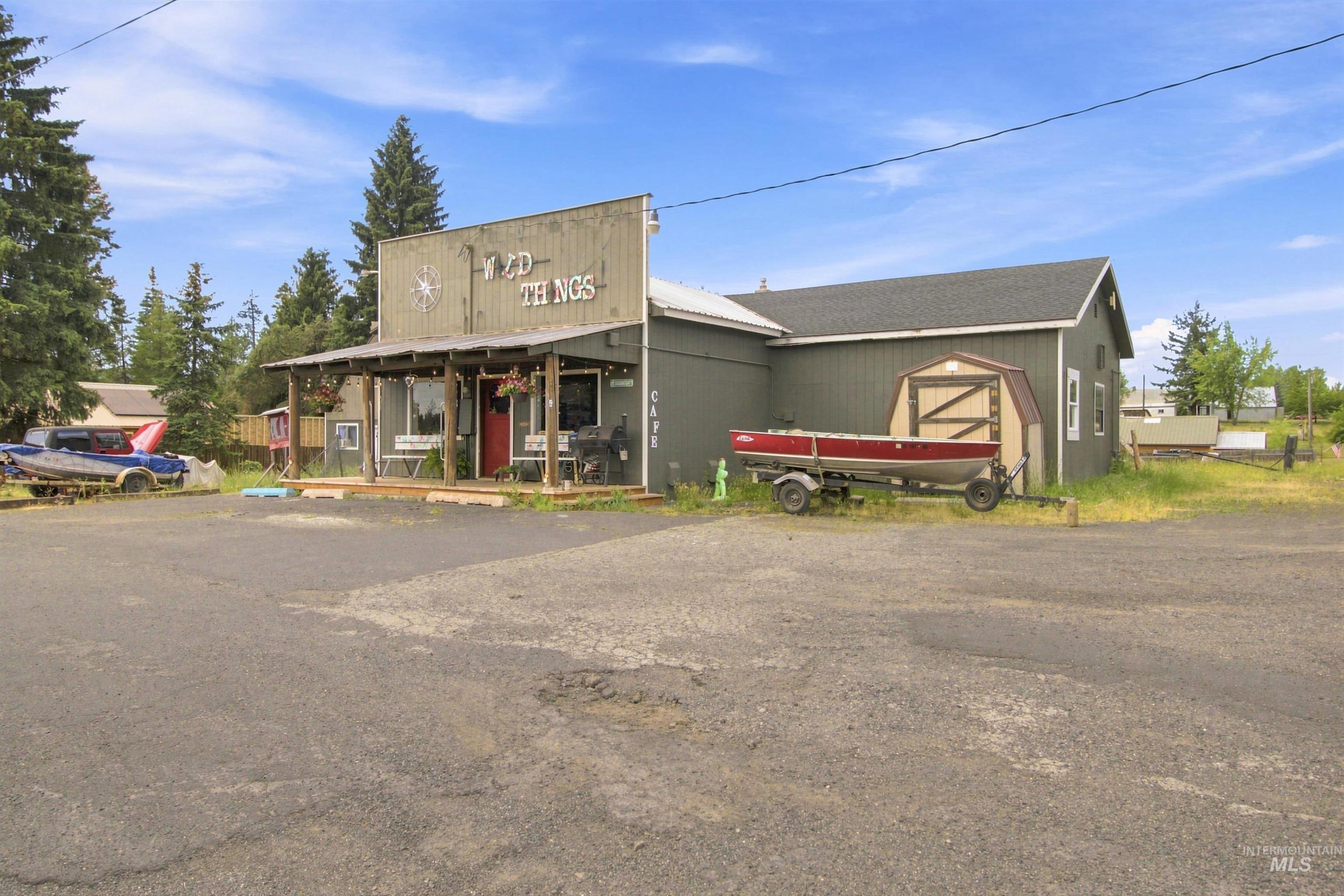 5588 Highway 8 E Property Photo 3