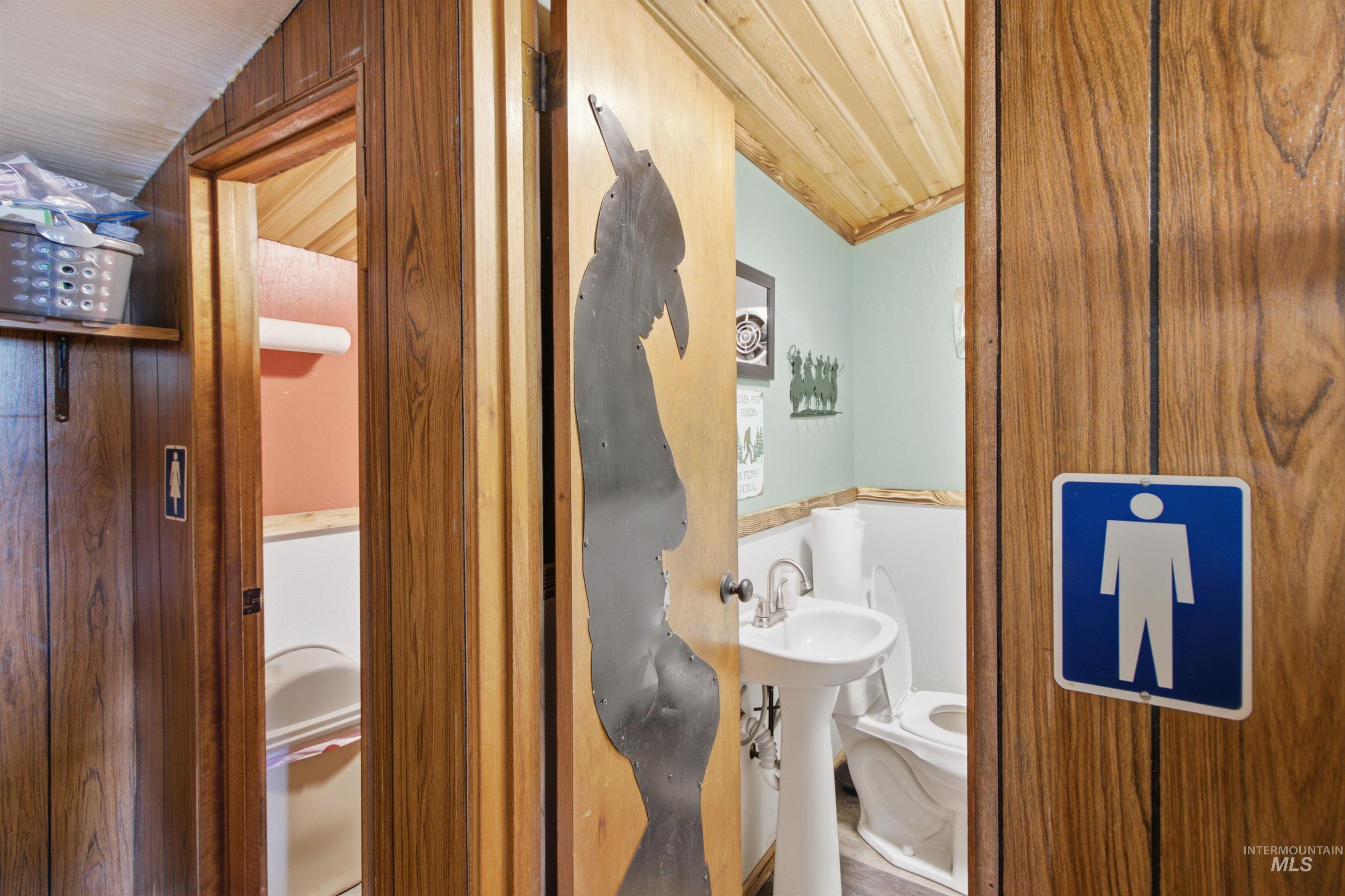 5588 Highway 8 E Property Photo 25