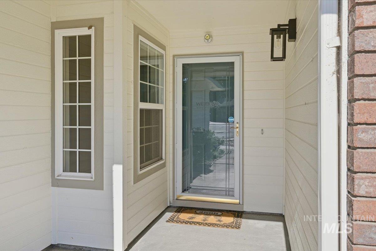 6171 N Willowdale Property Photo 2