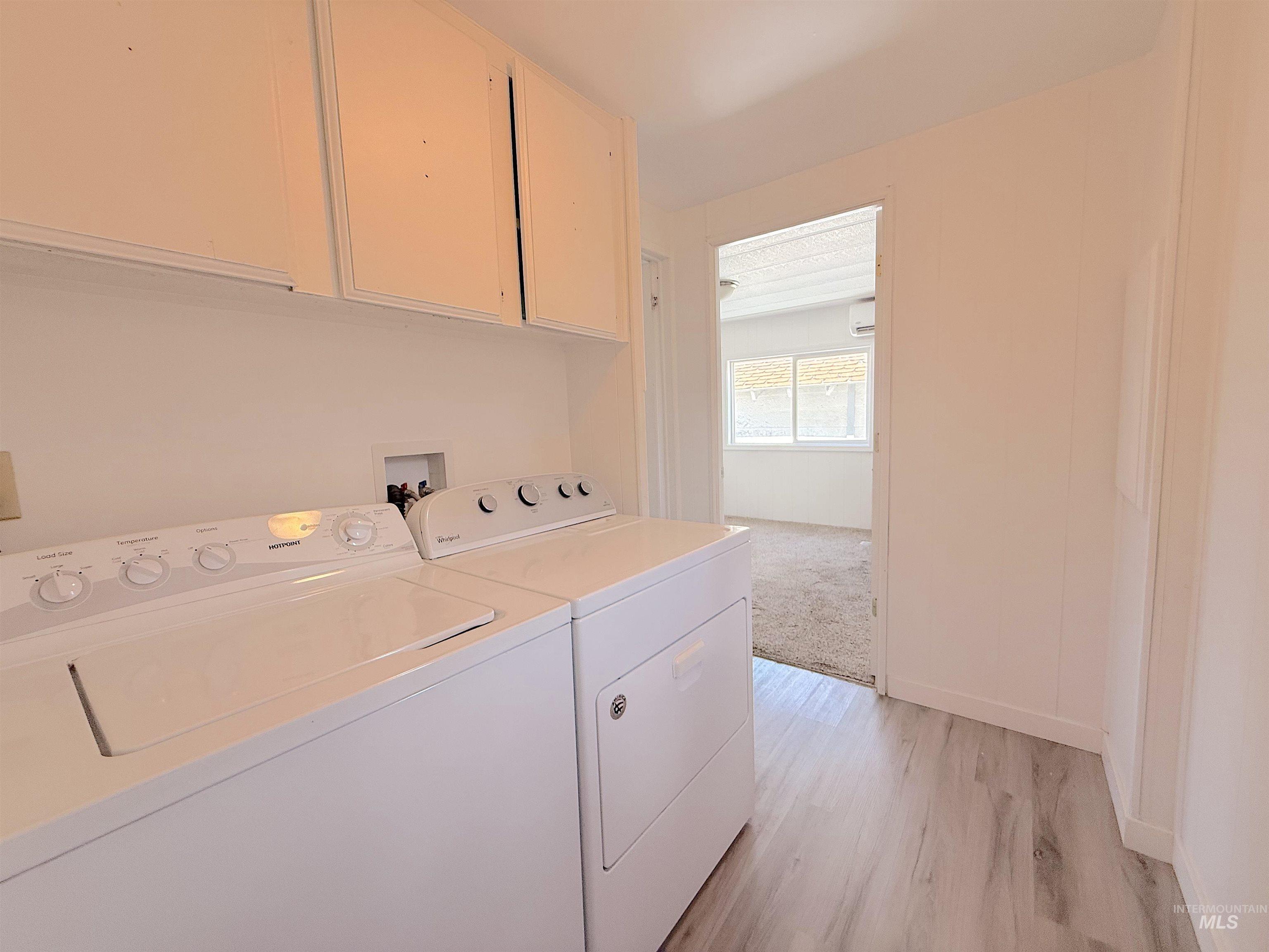 122 W 41st Property Photo 12