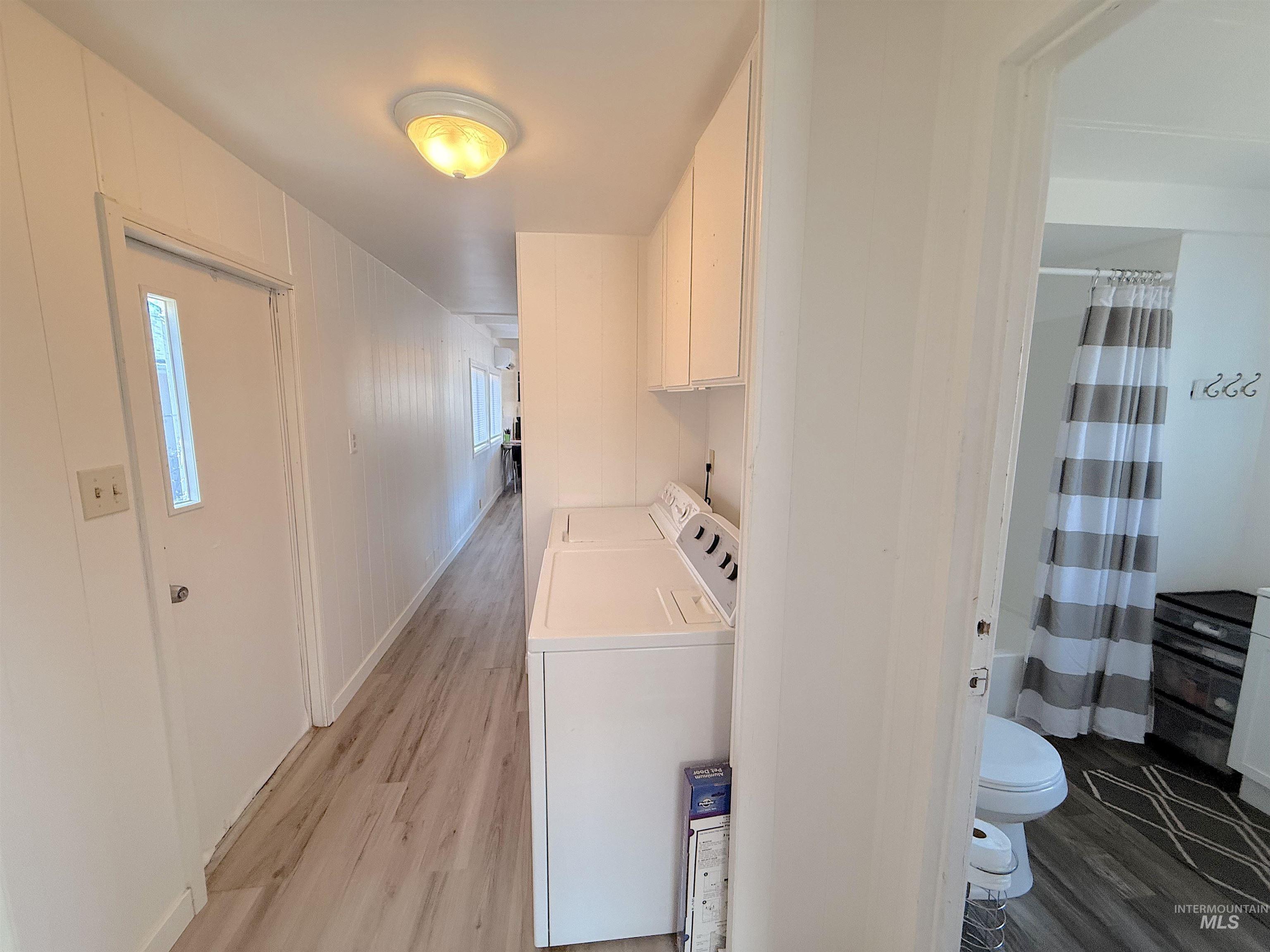 122 W 41st Property Photo 16