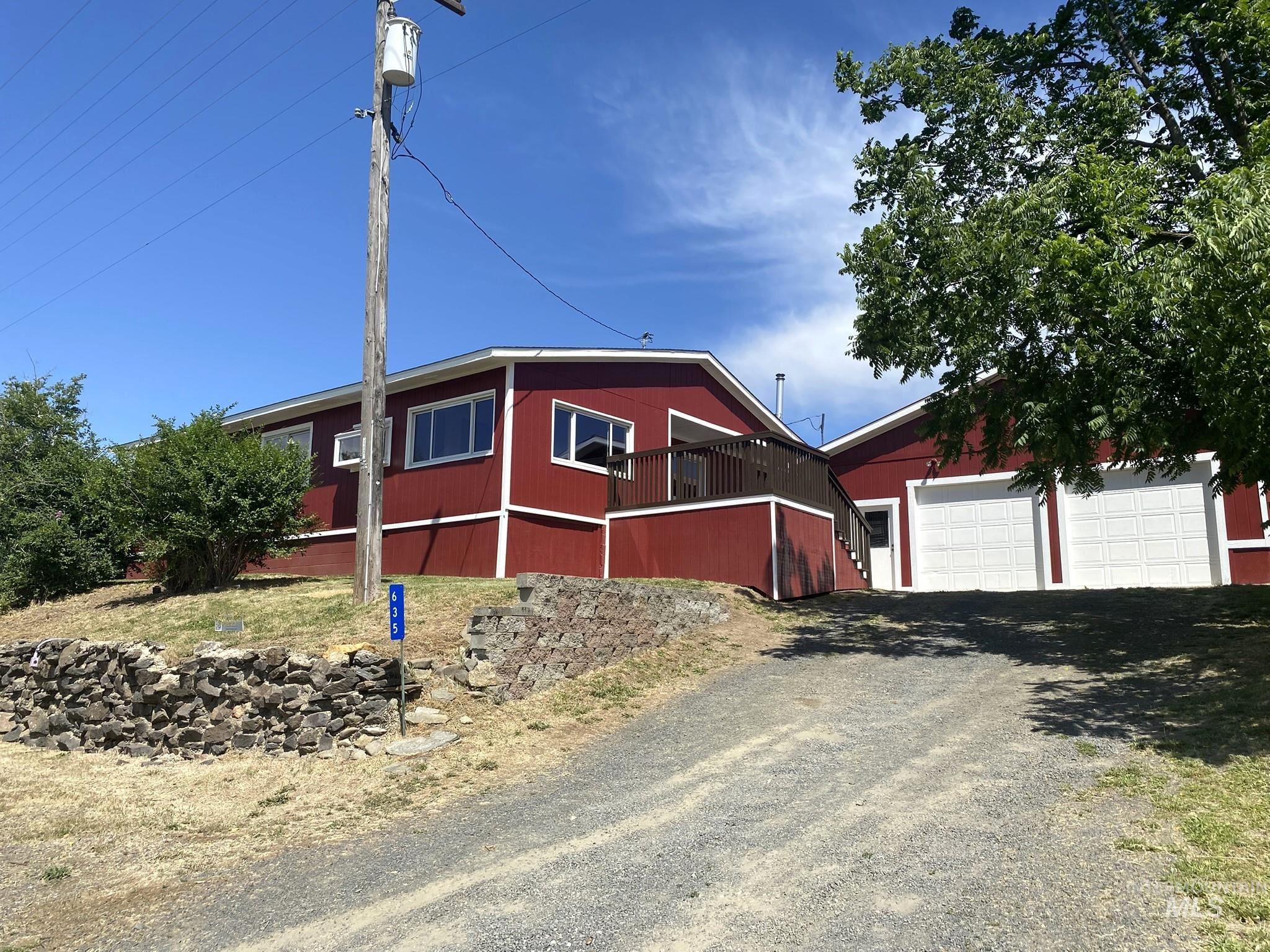 635 Onaway Rd Property Photo 1