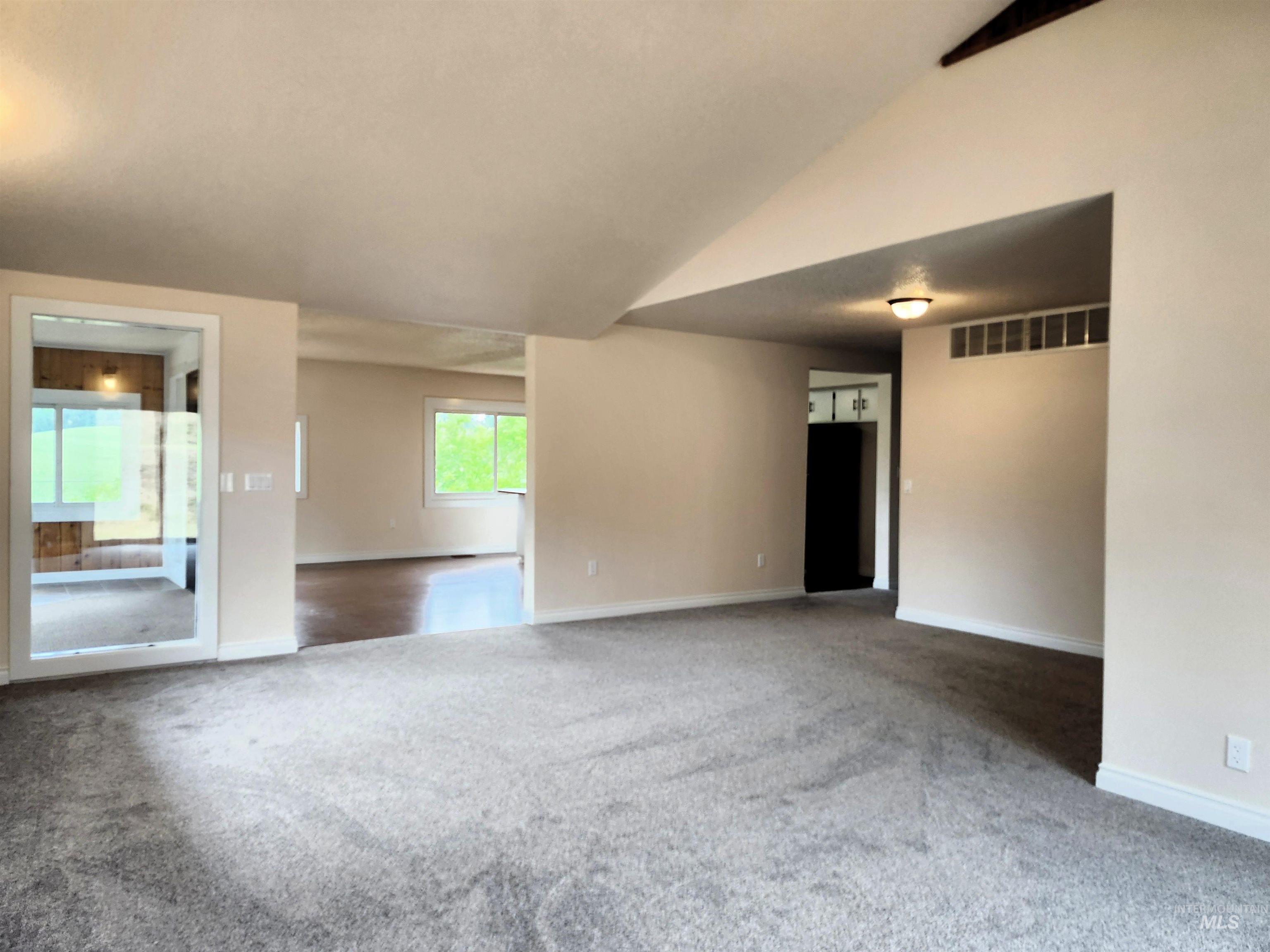 635 Onaway Rd Property Photo 15