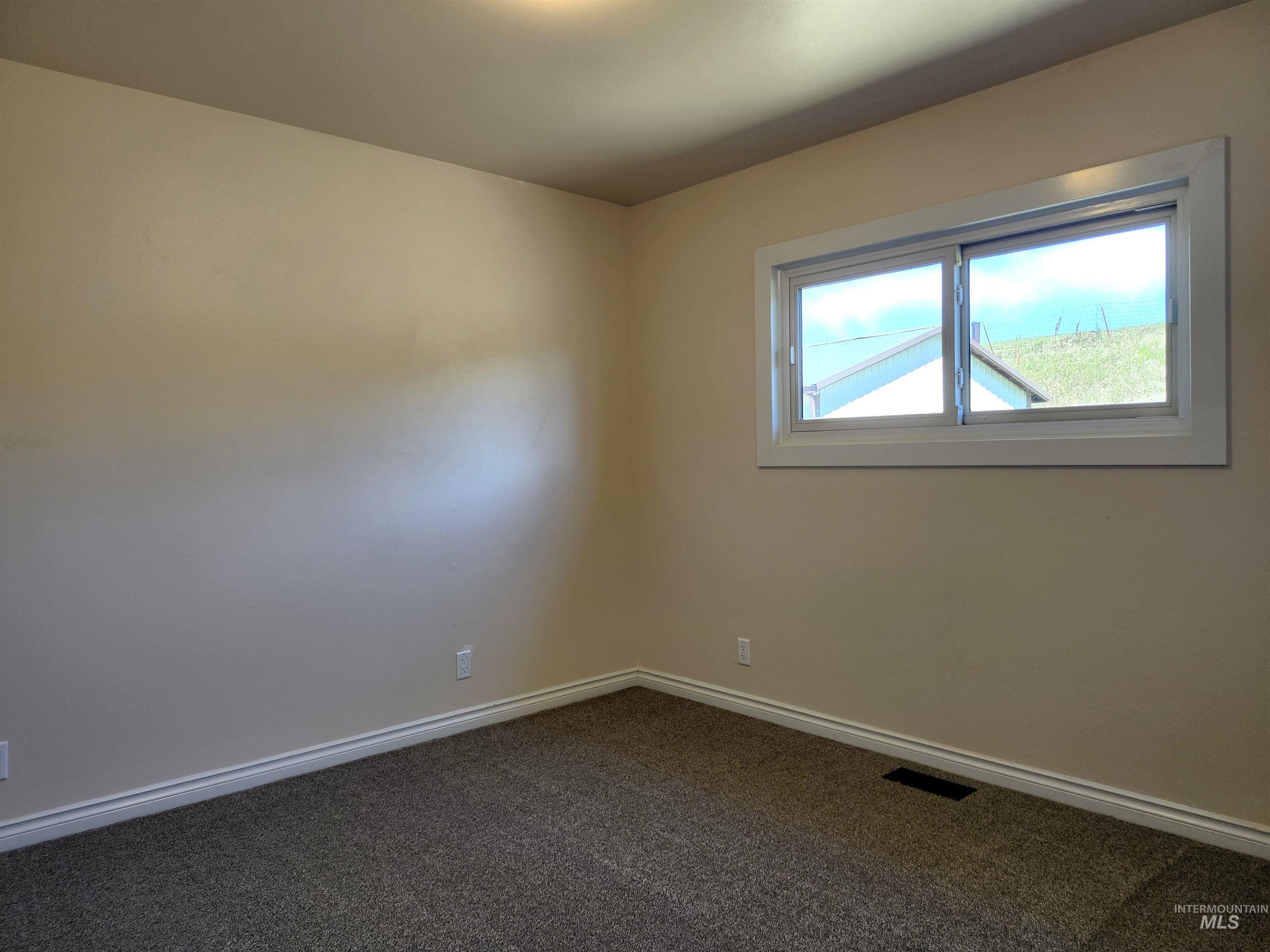 635 Onaway Rd Property Photo 28