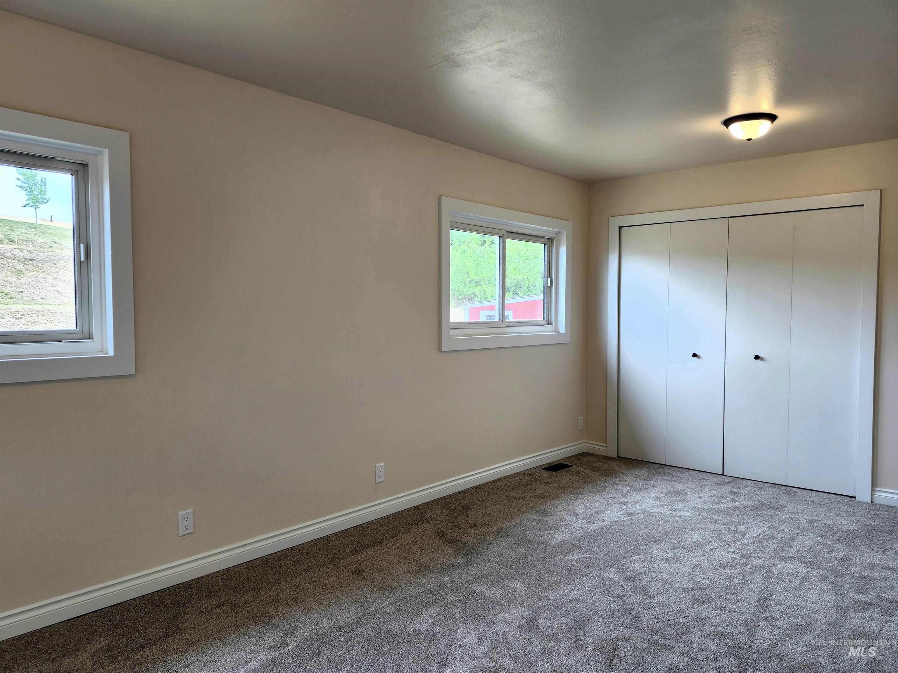 635 Onaway Rd Property Photo 33