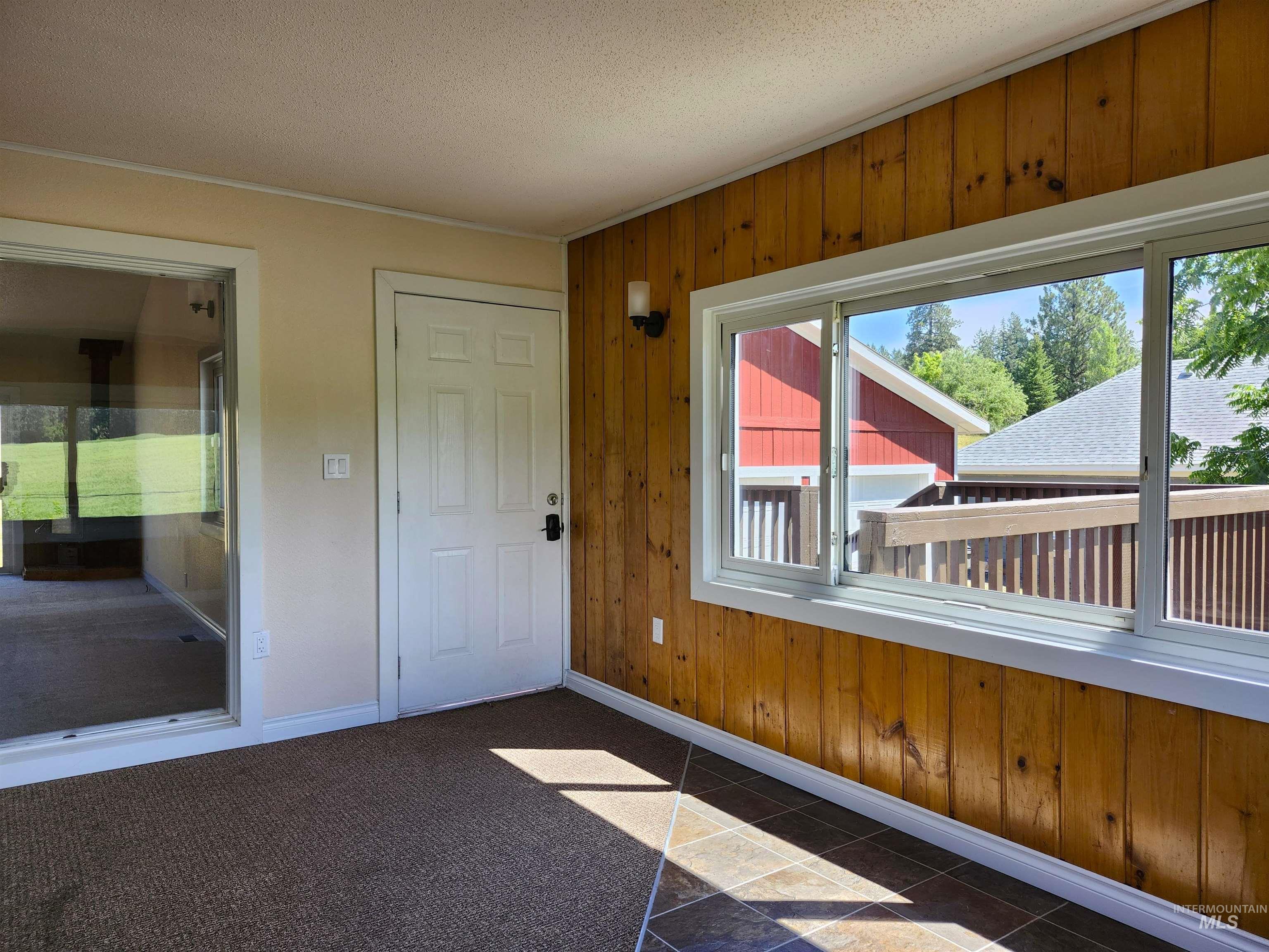 635 Onaway Rd Property Photo 36
