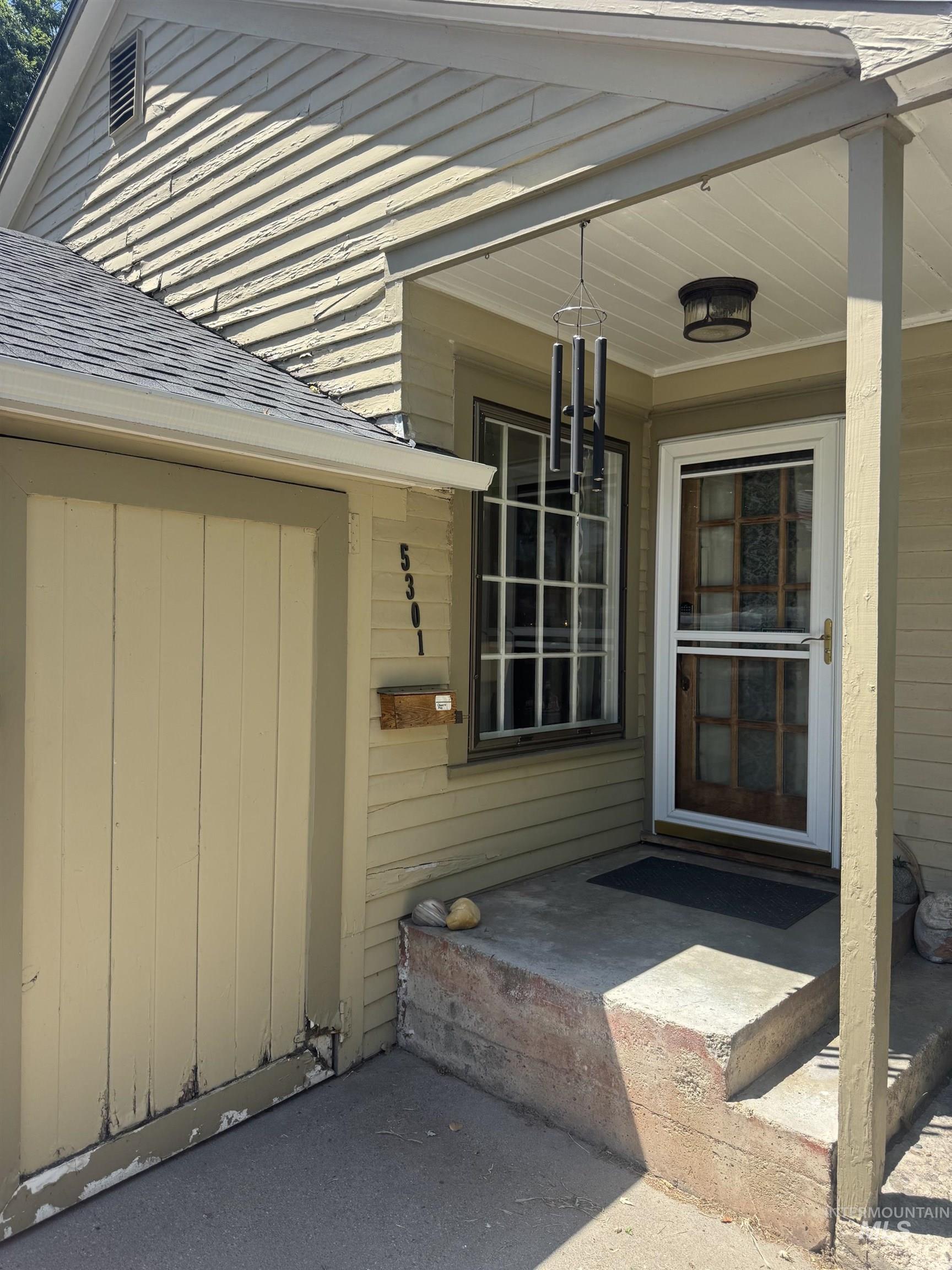 5301 W Ponder Street Property Photo 6