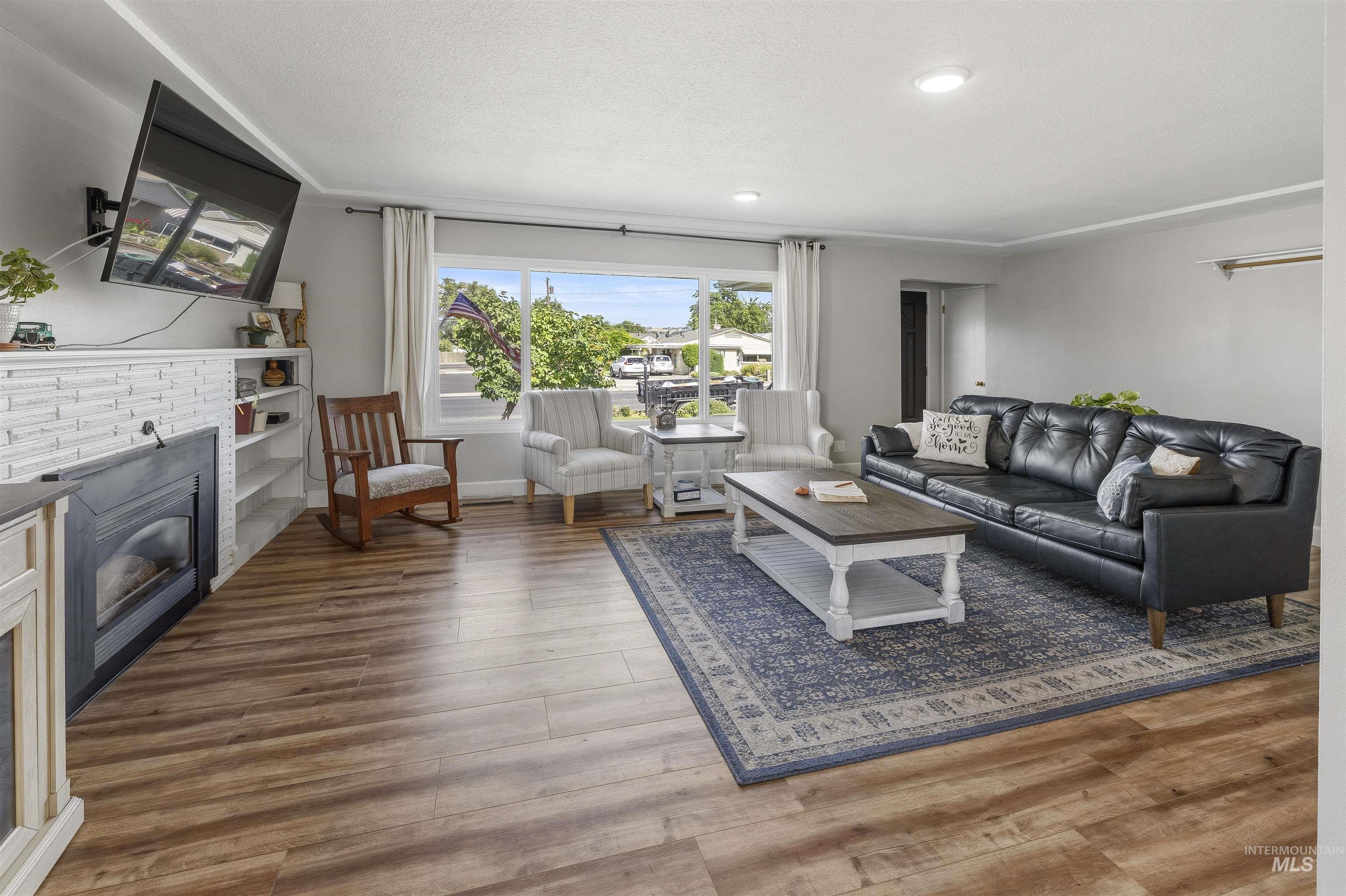 1326 6th Street Property Photo 3