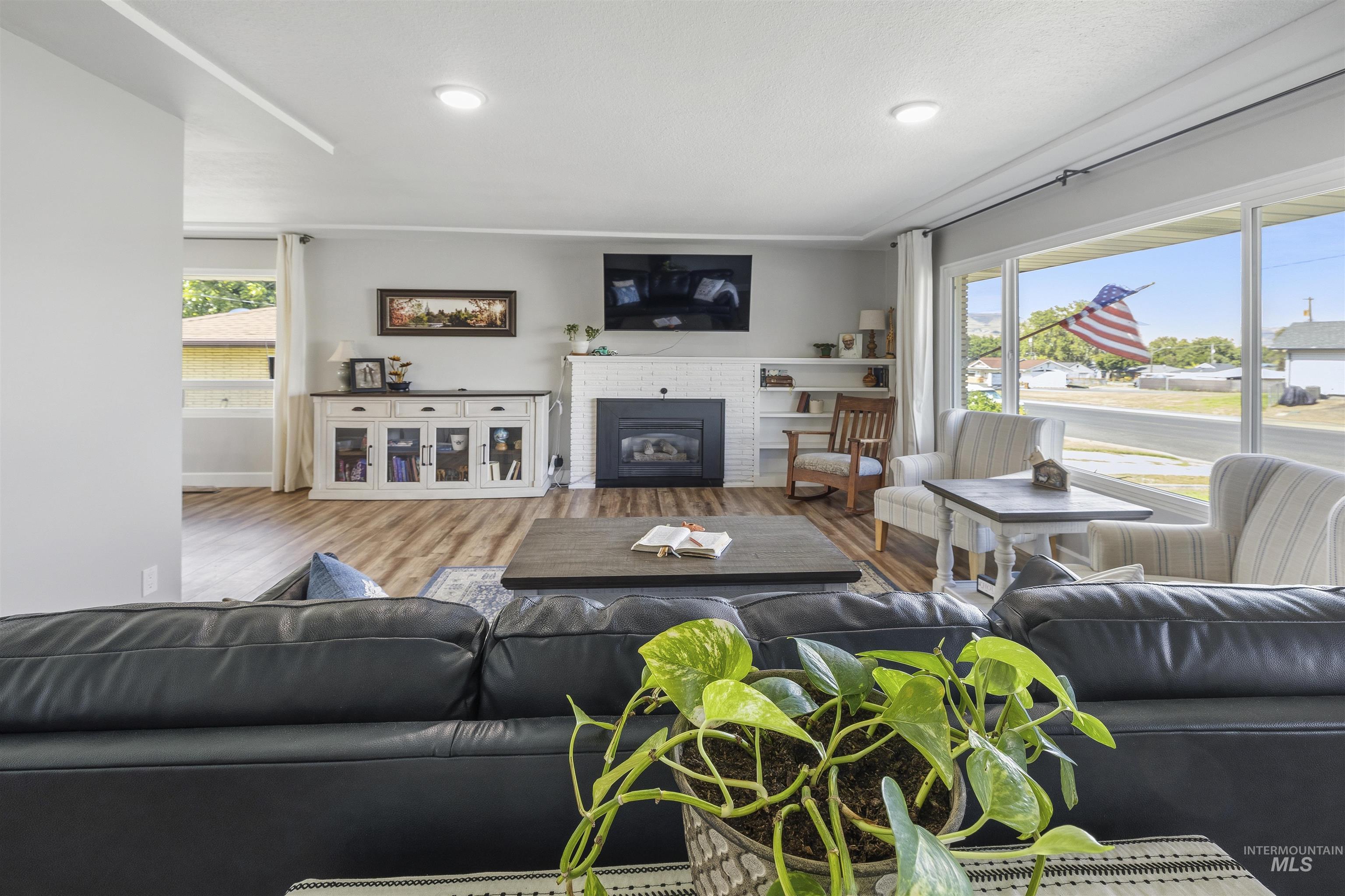 1326 6th Street Property Photo 5