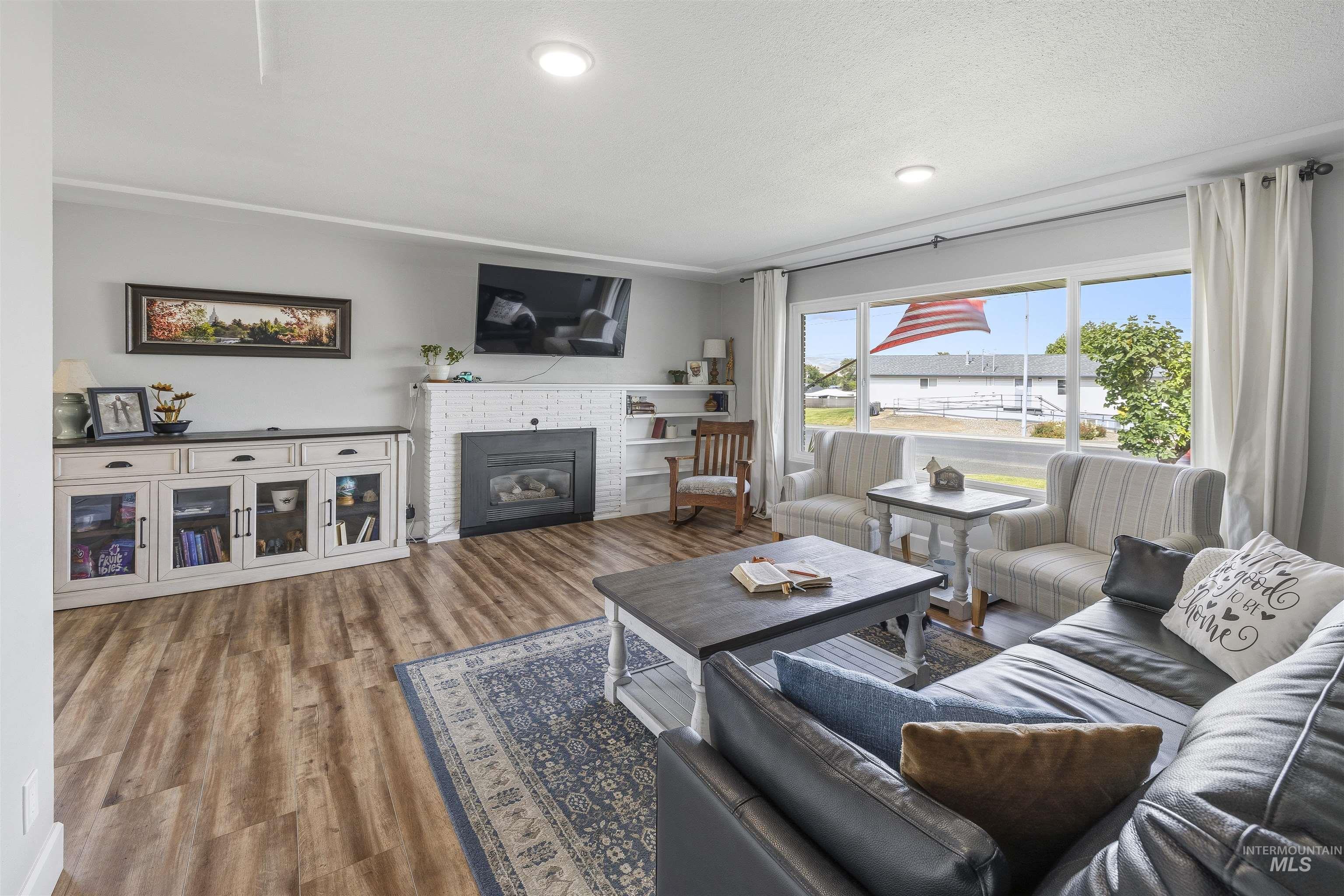 1326 6th Street Property Photo 6