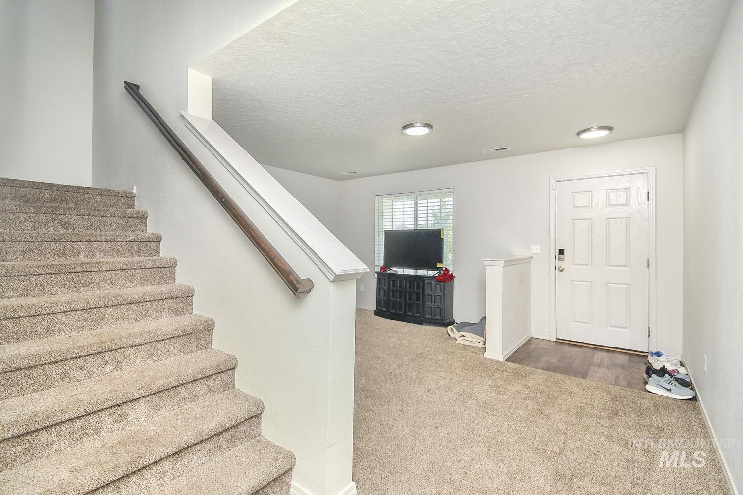 17713 N Onaway Ave Property Photo 4