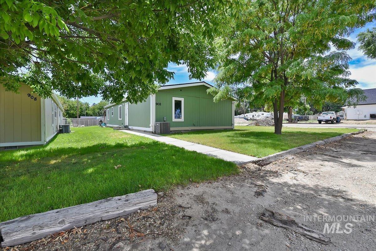 912 4th Ave N Property Photo 6