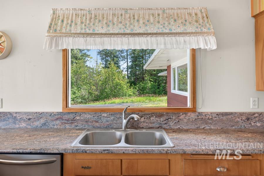 1011 Hall Rd. Property Photo 9