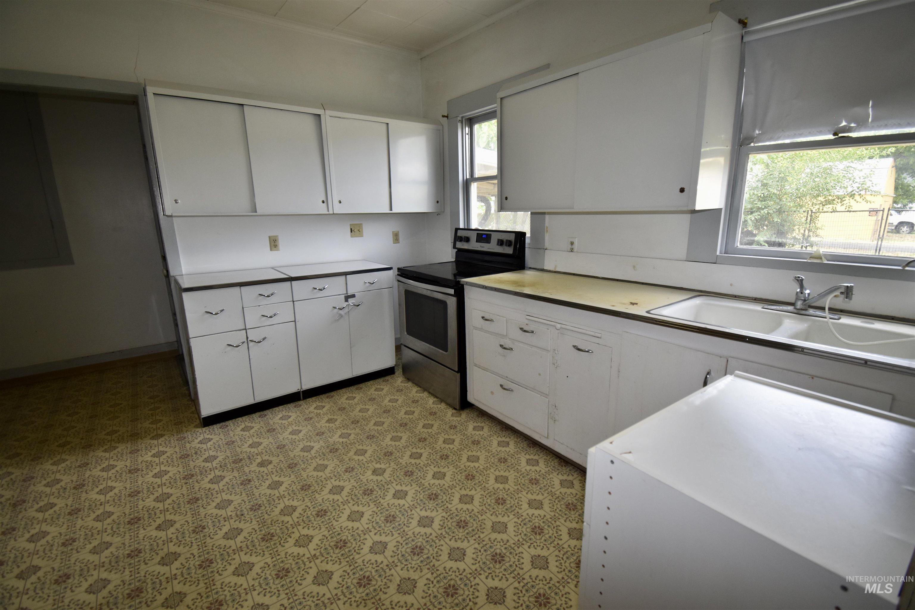 914 7th St Property Photo 4