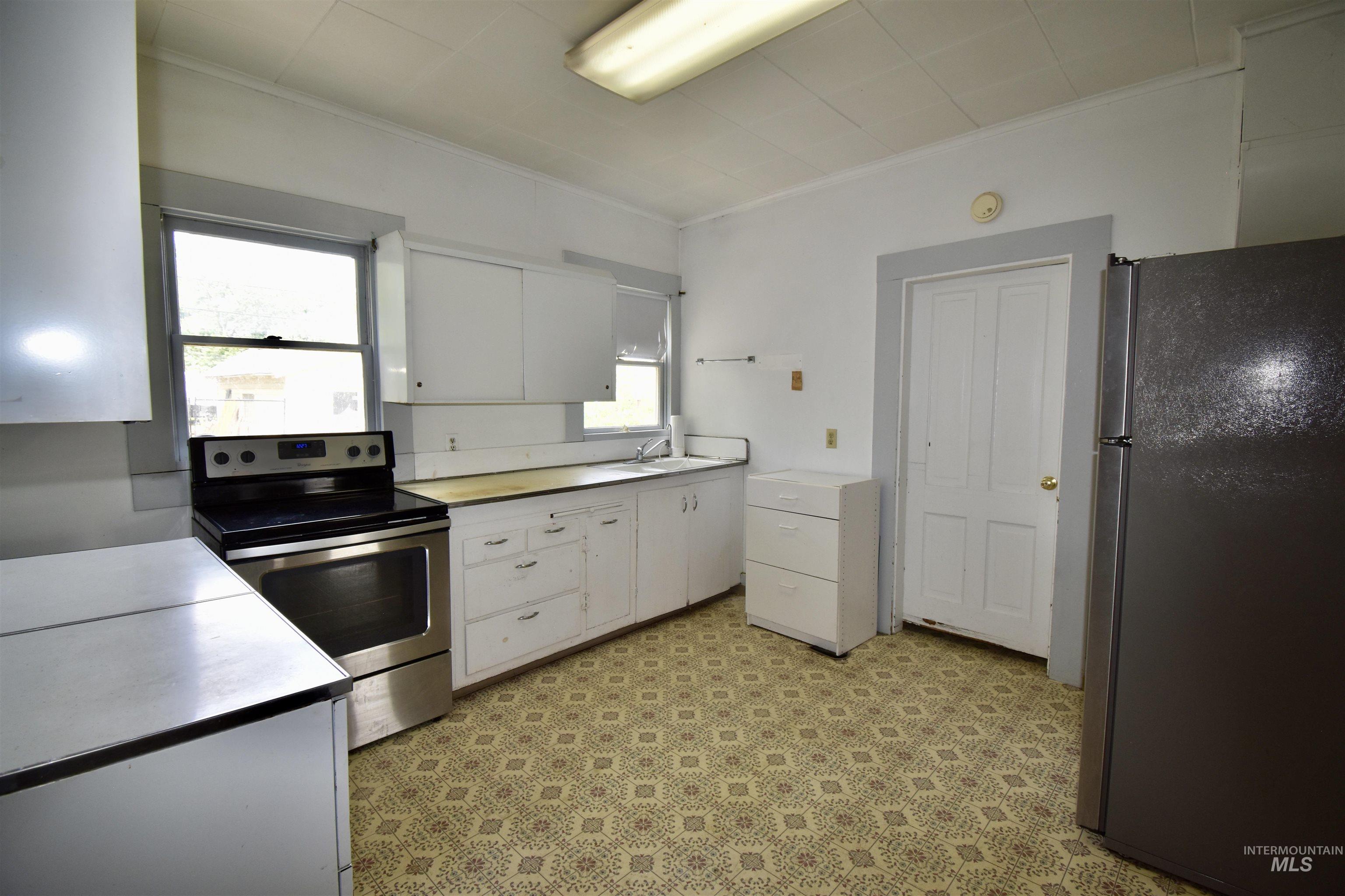 914 7th St Property Photo 5
