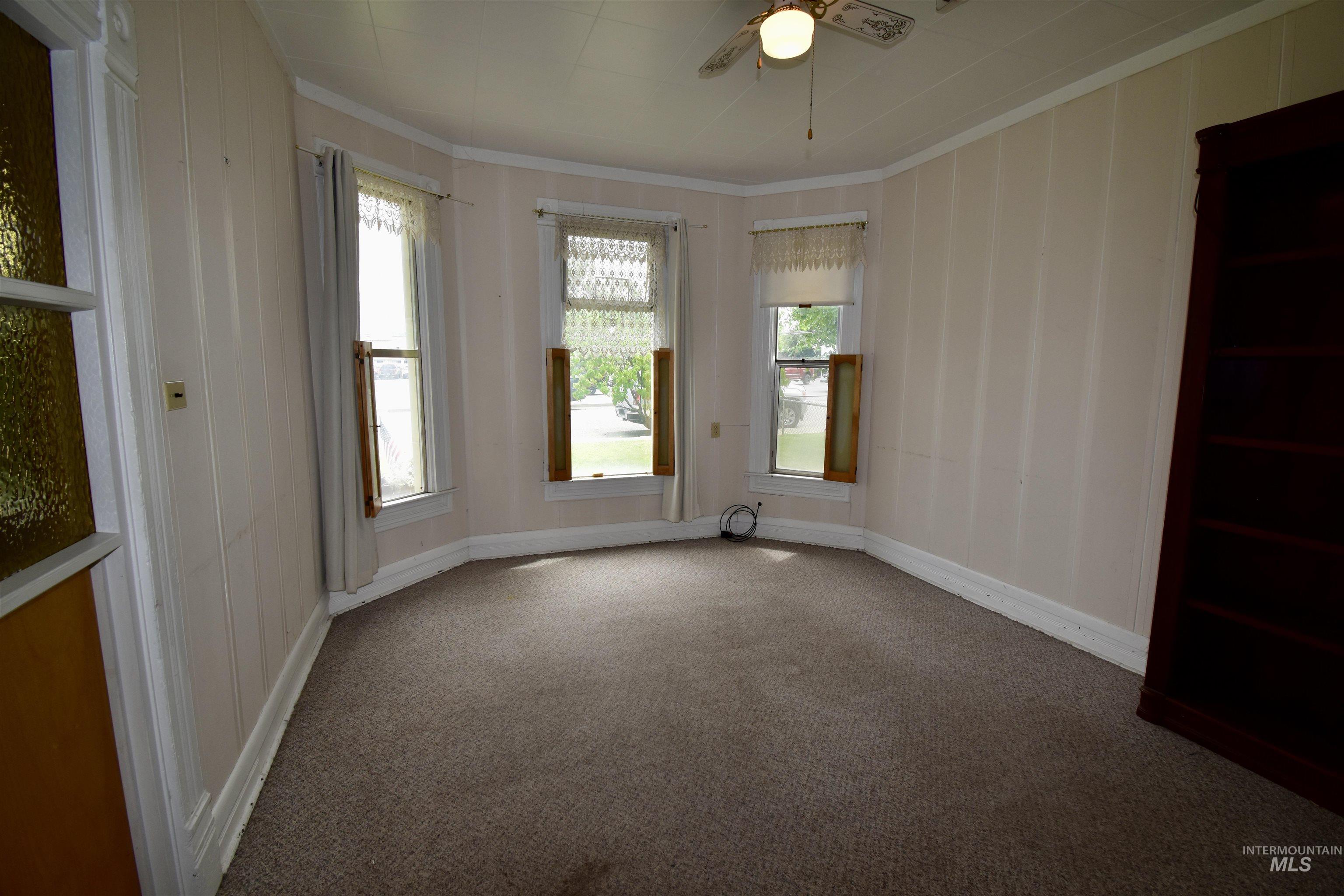 914 7th St Property Photo 6