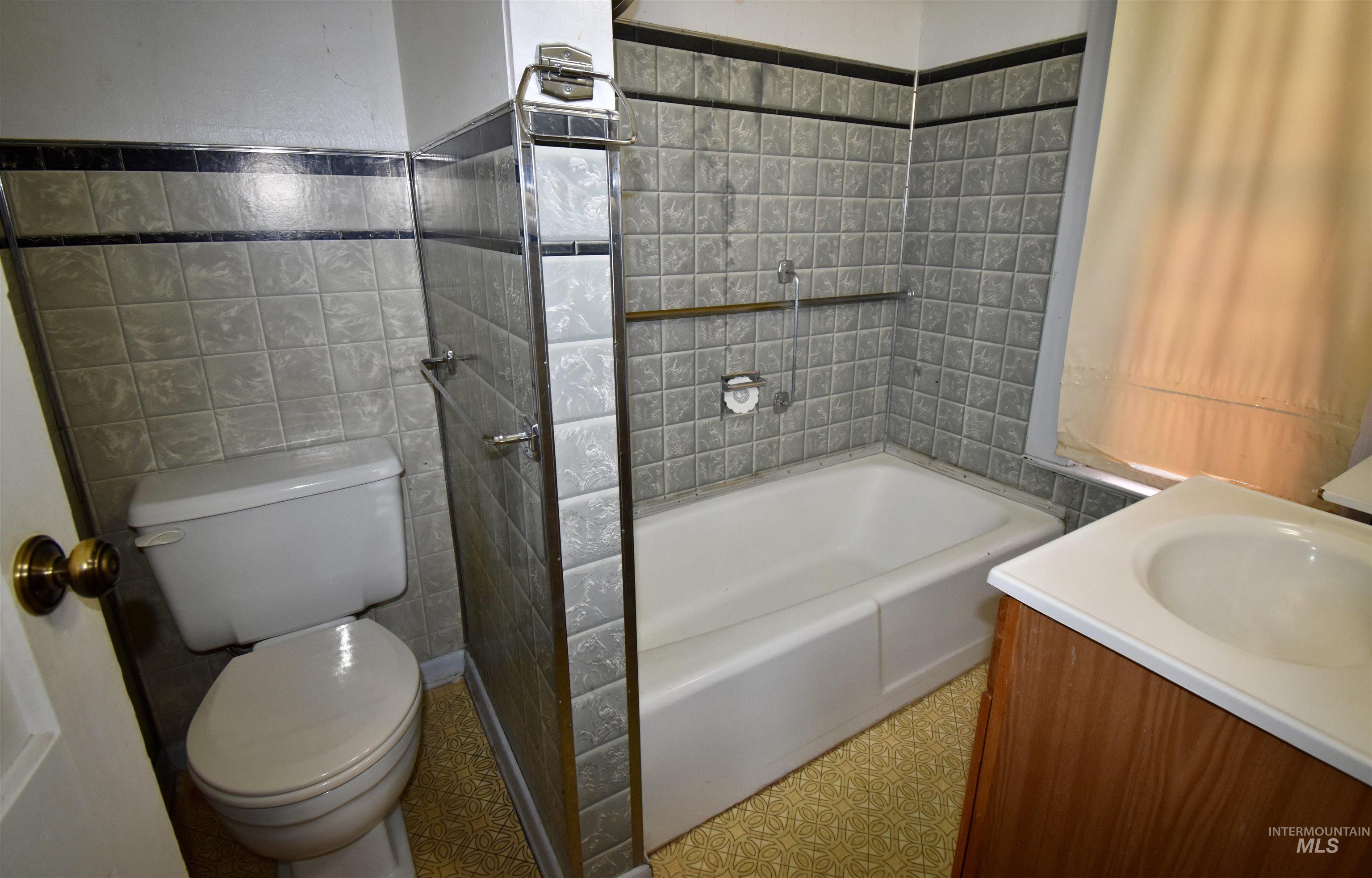 914 7th St Property Photo 9