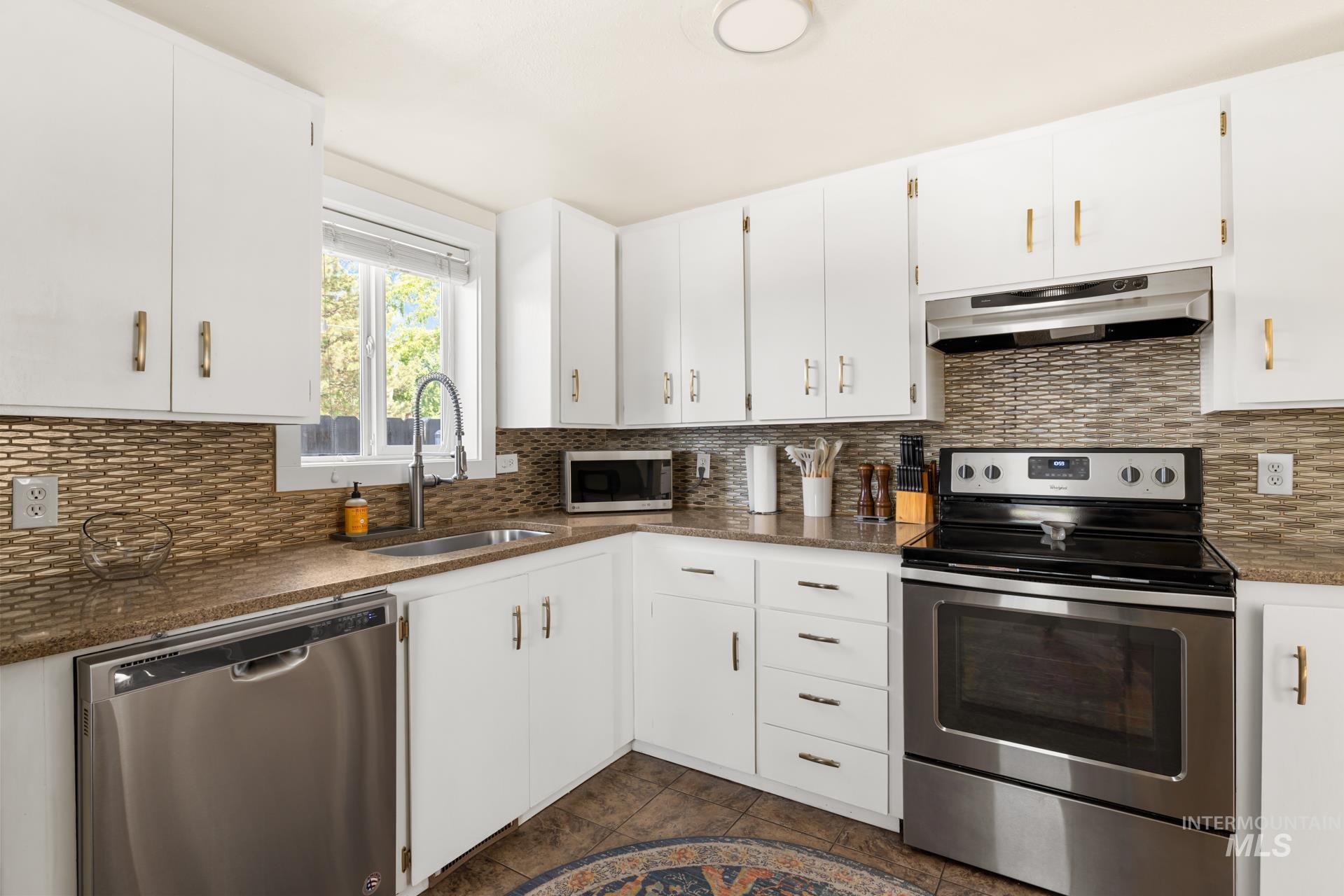 2523 W Idaho St Property Photo 18