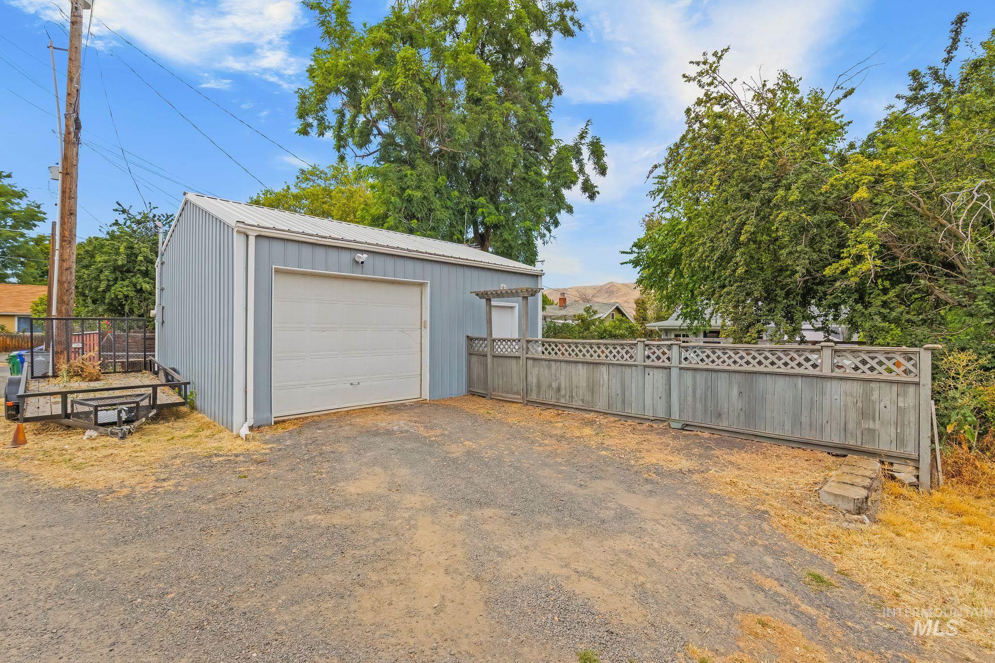 1408 13th Avenue Property Photo 8