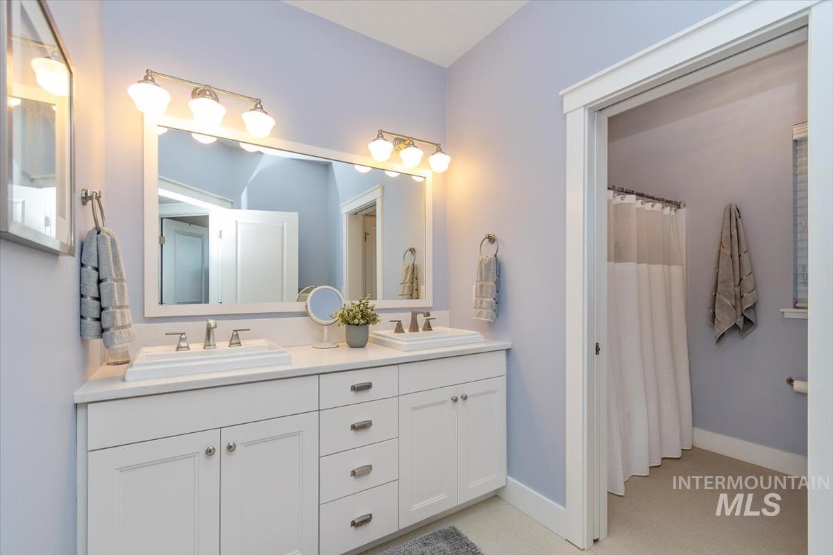 3042 S Shadywood Way Property Photo 14