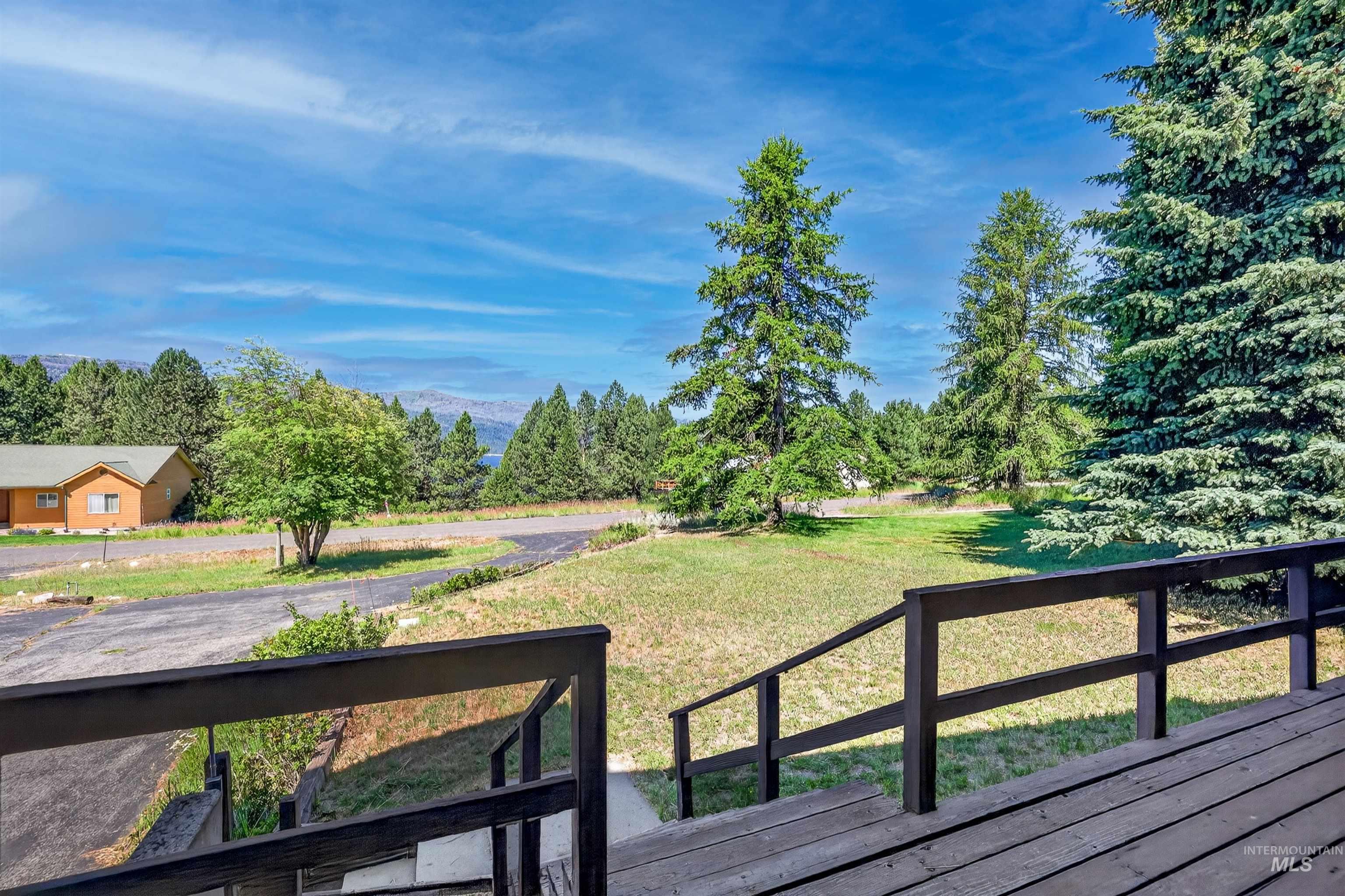 516 Skyline Dr Property Photo 3