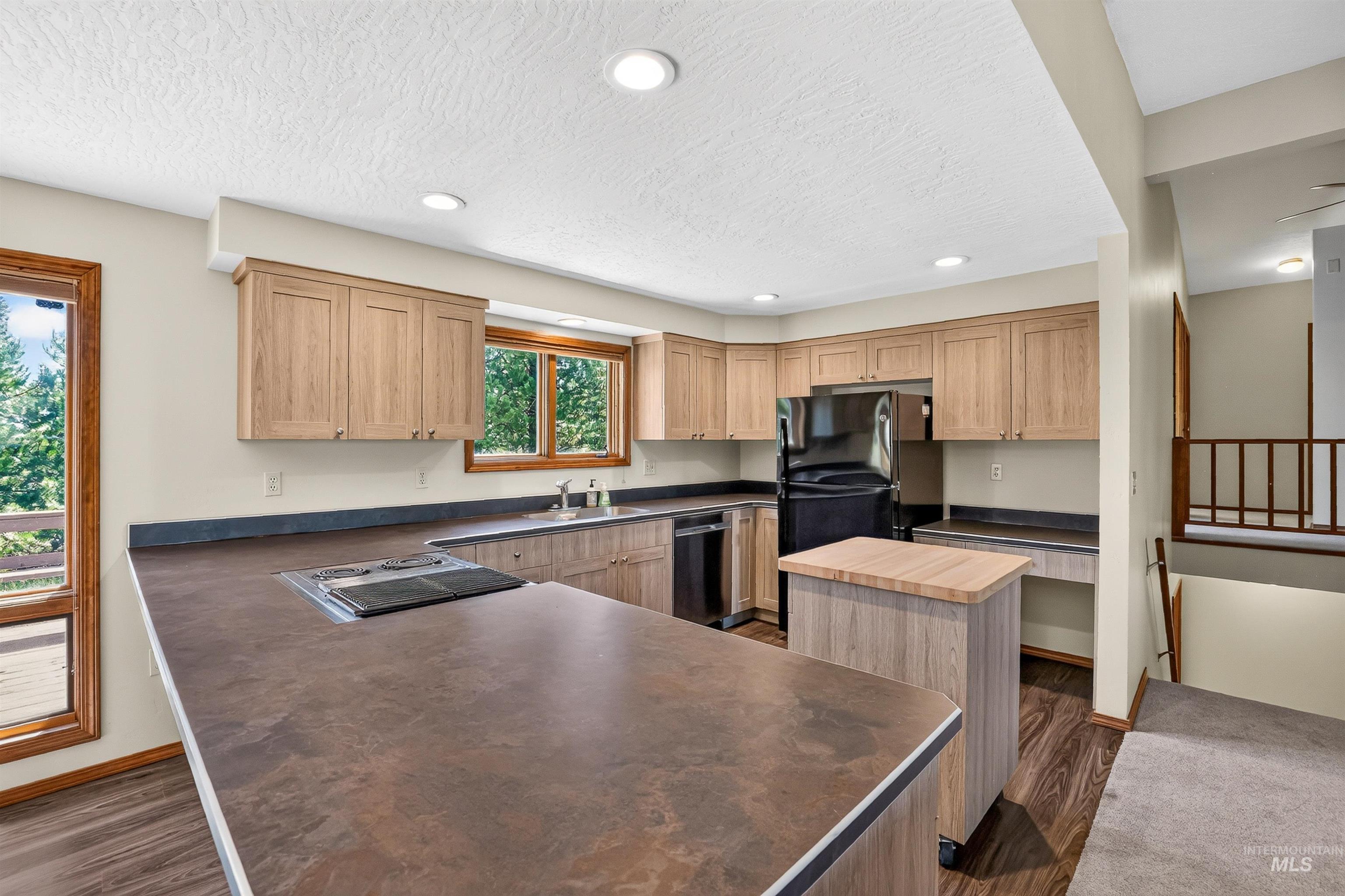516 Skyline Dr Property Photo 10