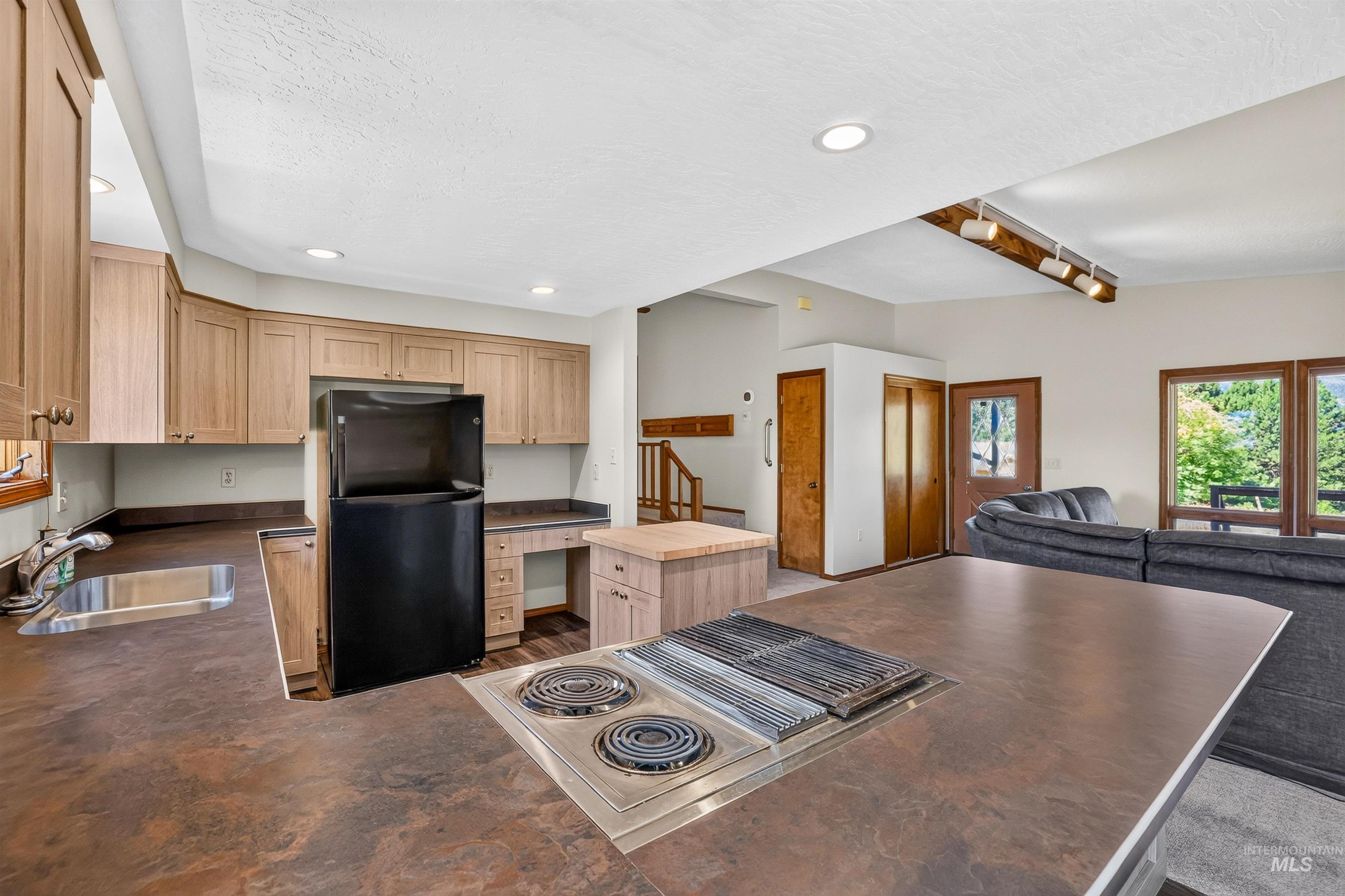 516 Skyline Dr Property Photo 11