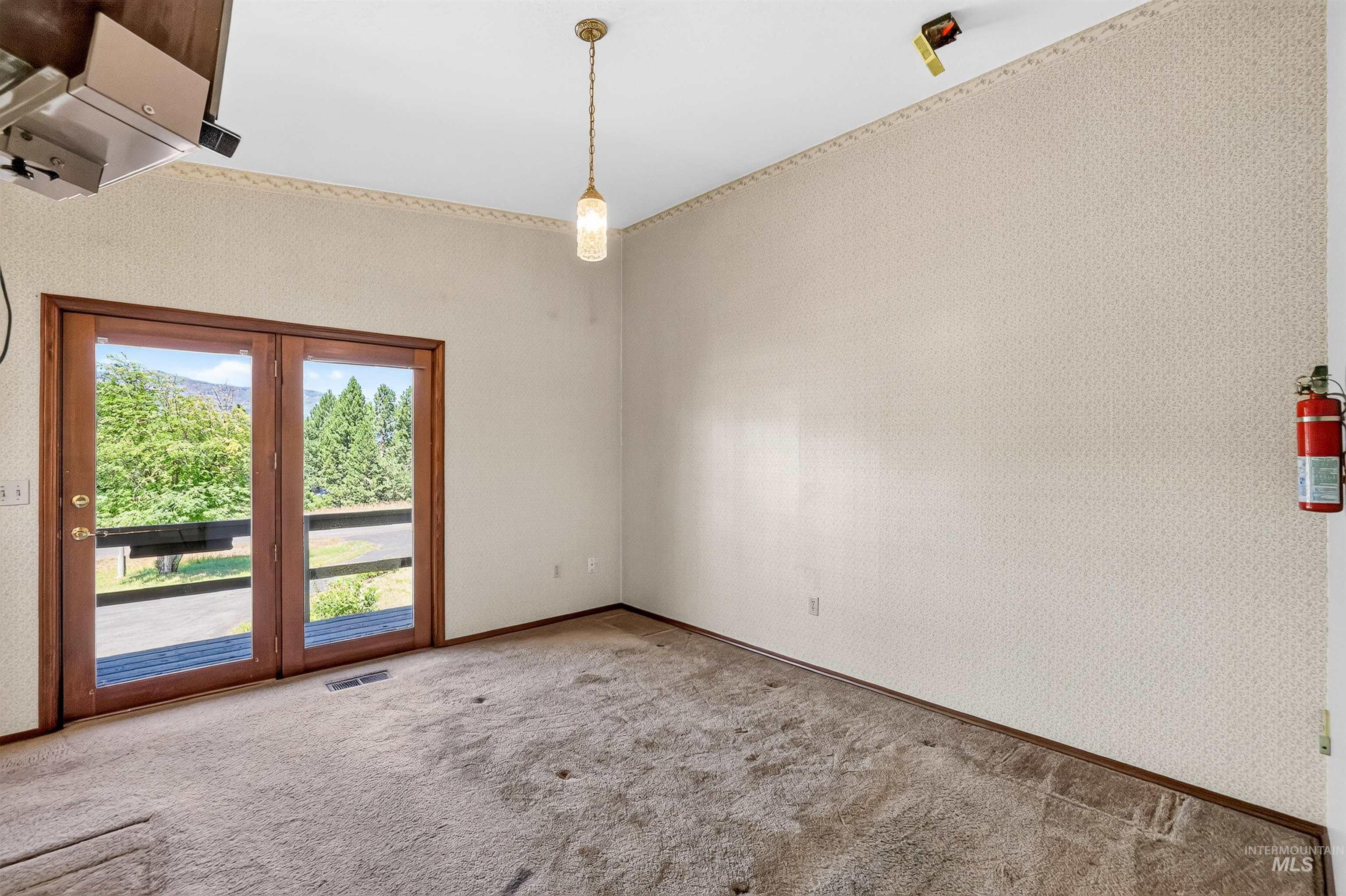 516 Skyline Dr Property Photo 25