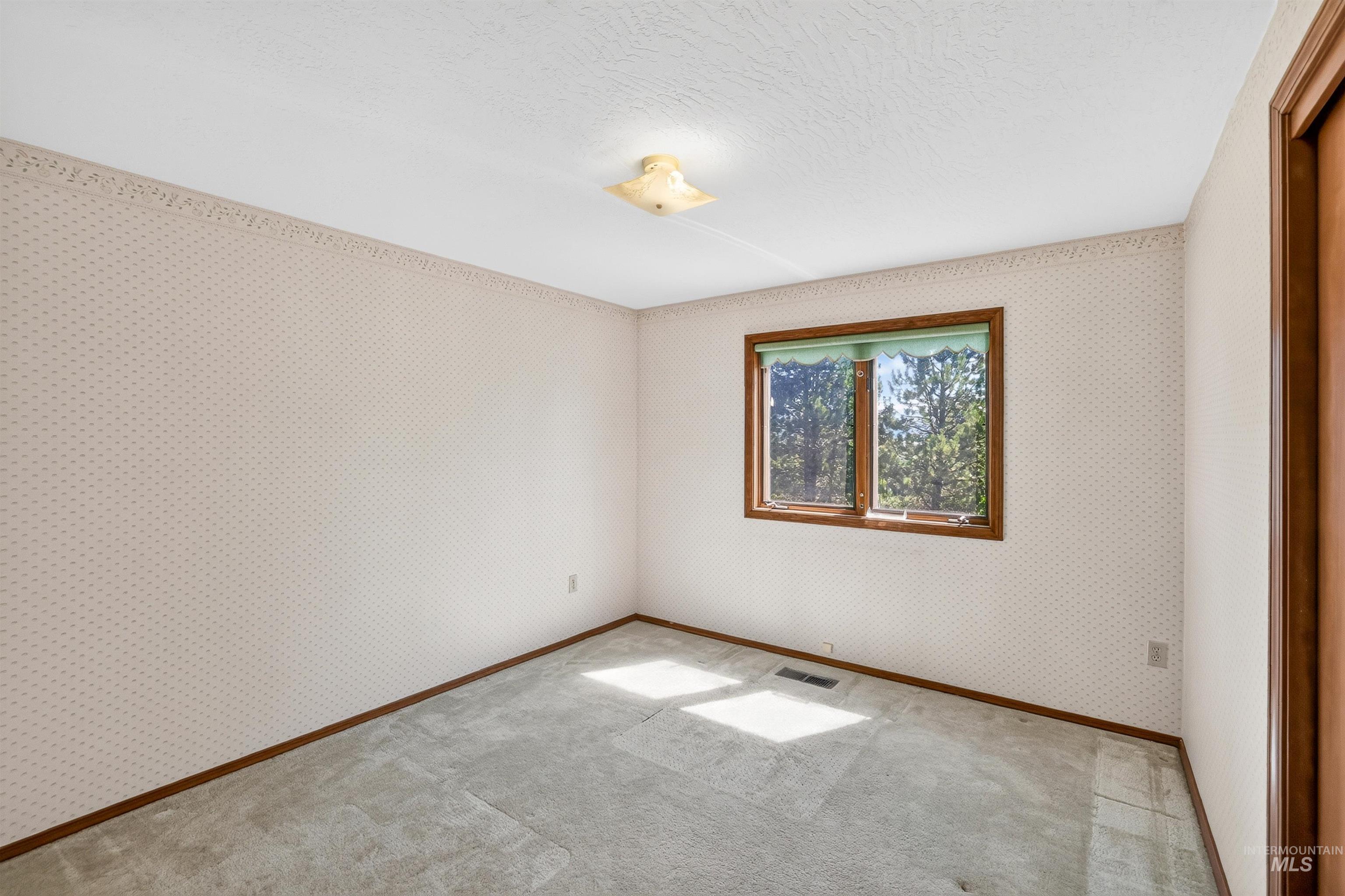 516 Skyline Dr Property Photo 35
