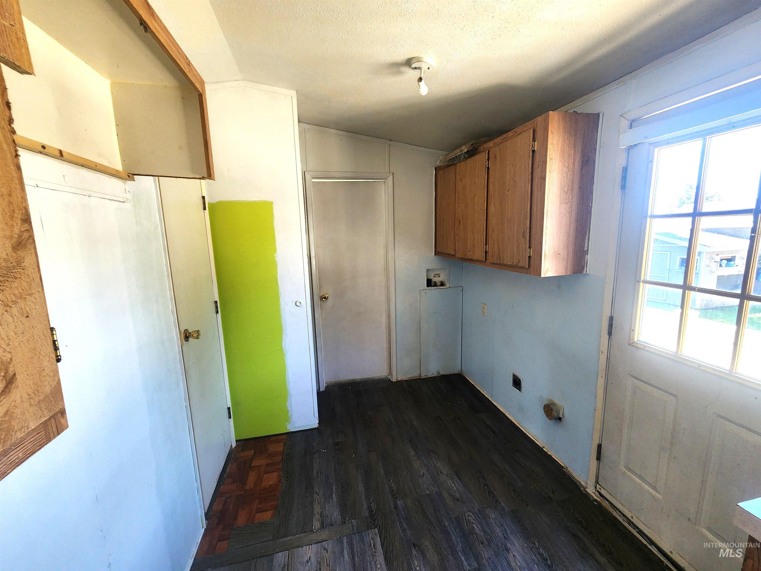616 N Kings Rd Trlr 15 Property Photo 4