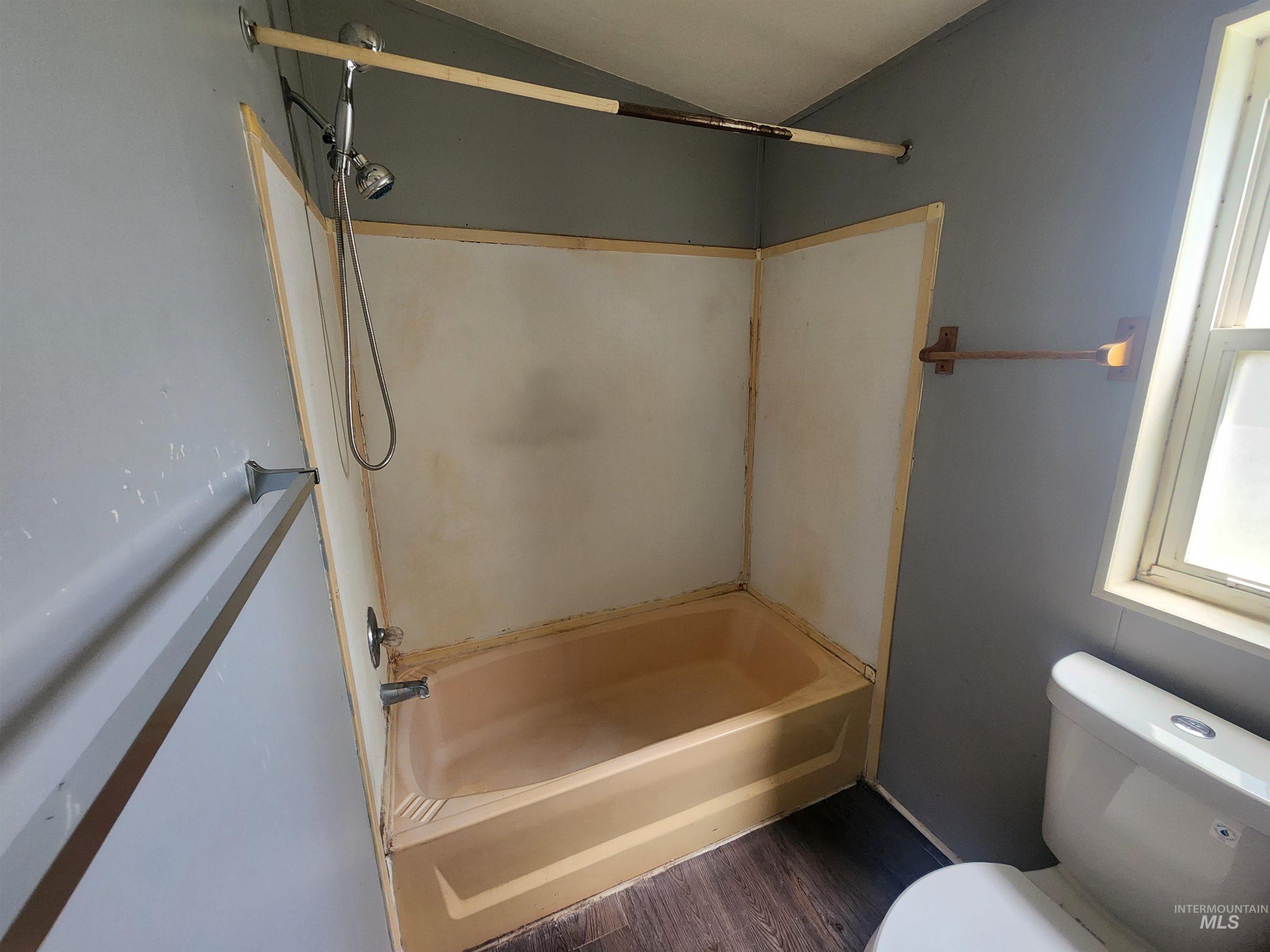 616 N Kings Rd Trlr 15 Property Photo 6