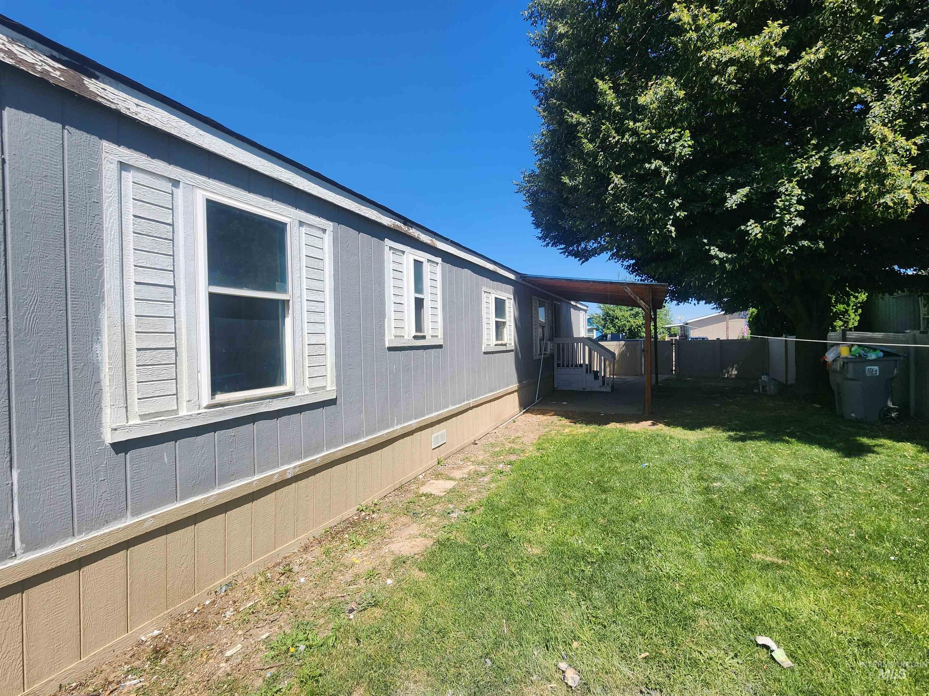 616 N Kings Rd Trlr 15 Property Photo 12
