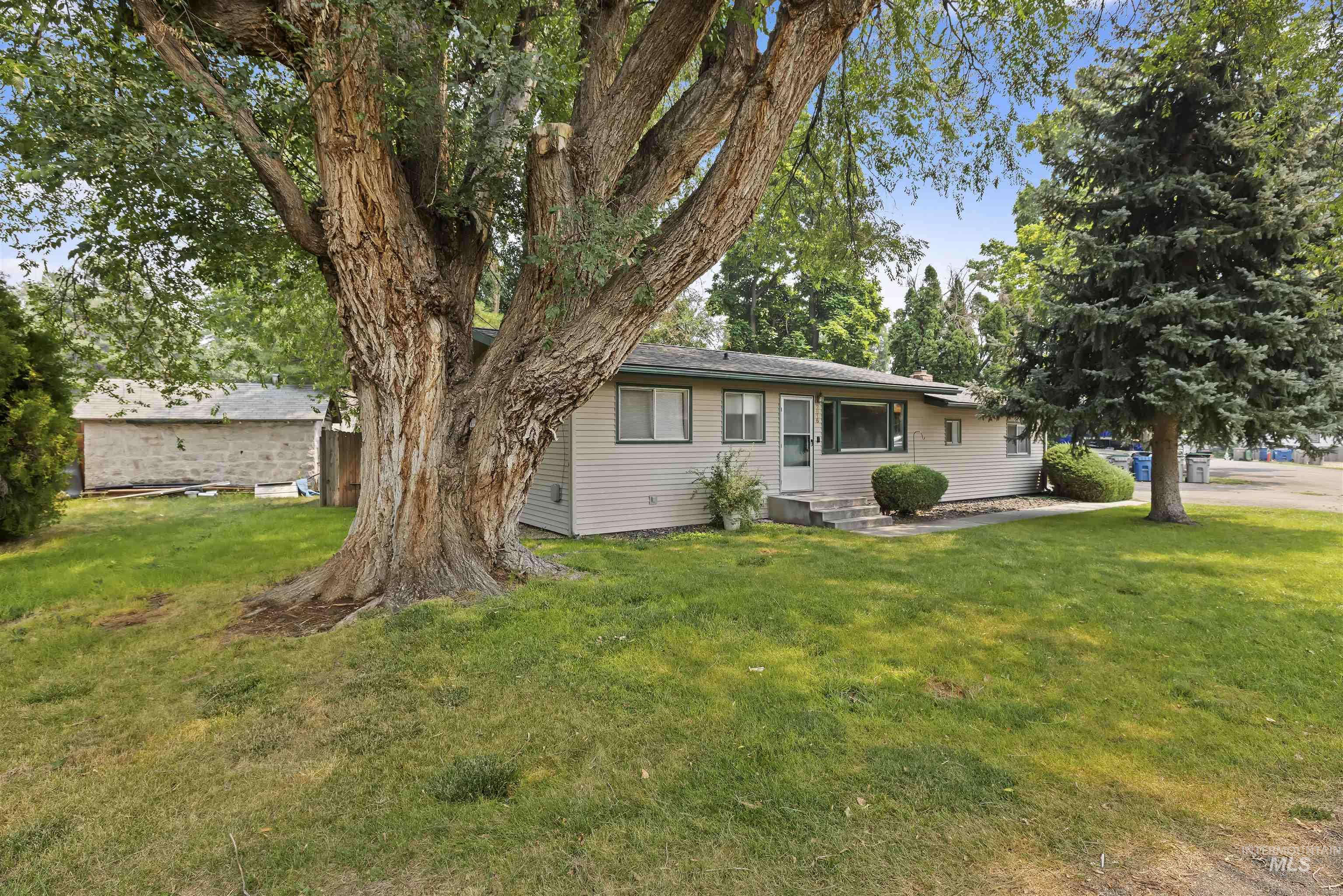 2816 N Innis Property Photo 27