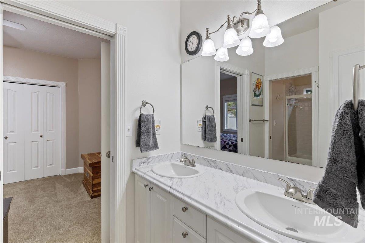 5184 N Greyloch Property Photo 12