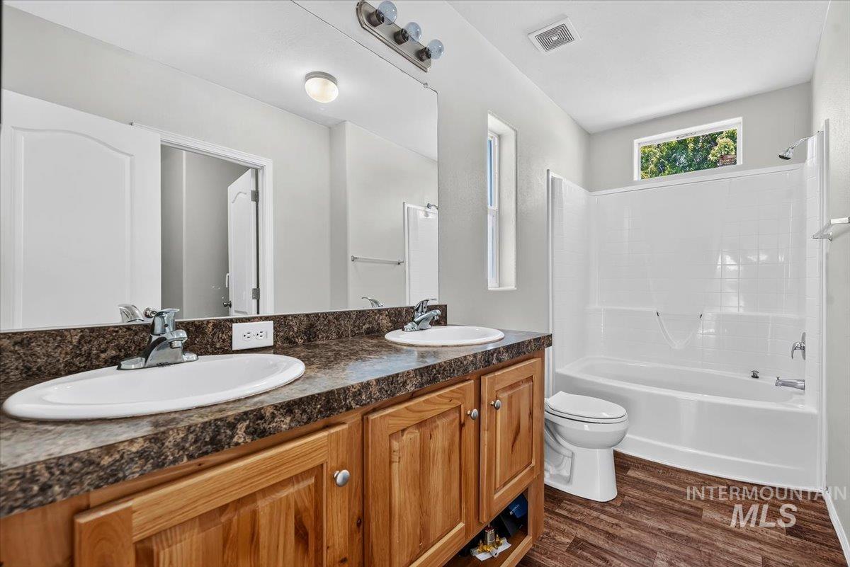 456 W Greenleaf St. Property Photo 14