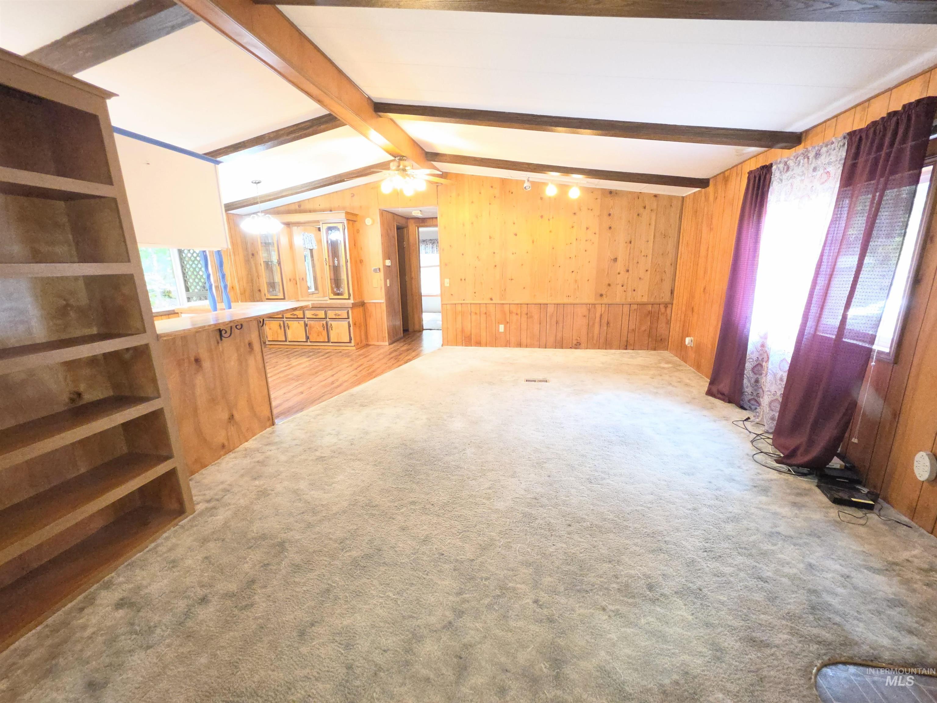 101 Waterfall Loop Property Photo 5
