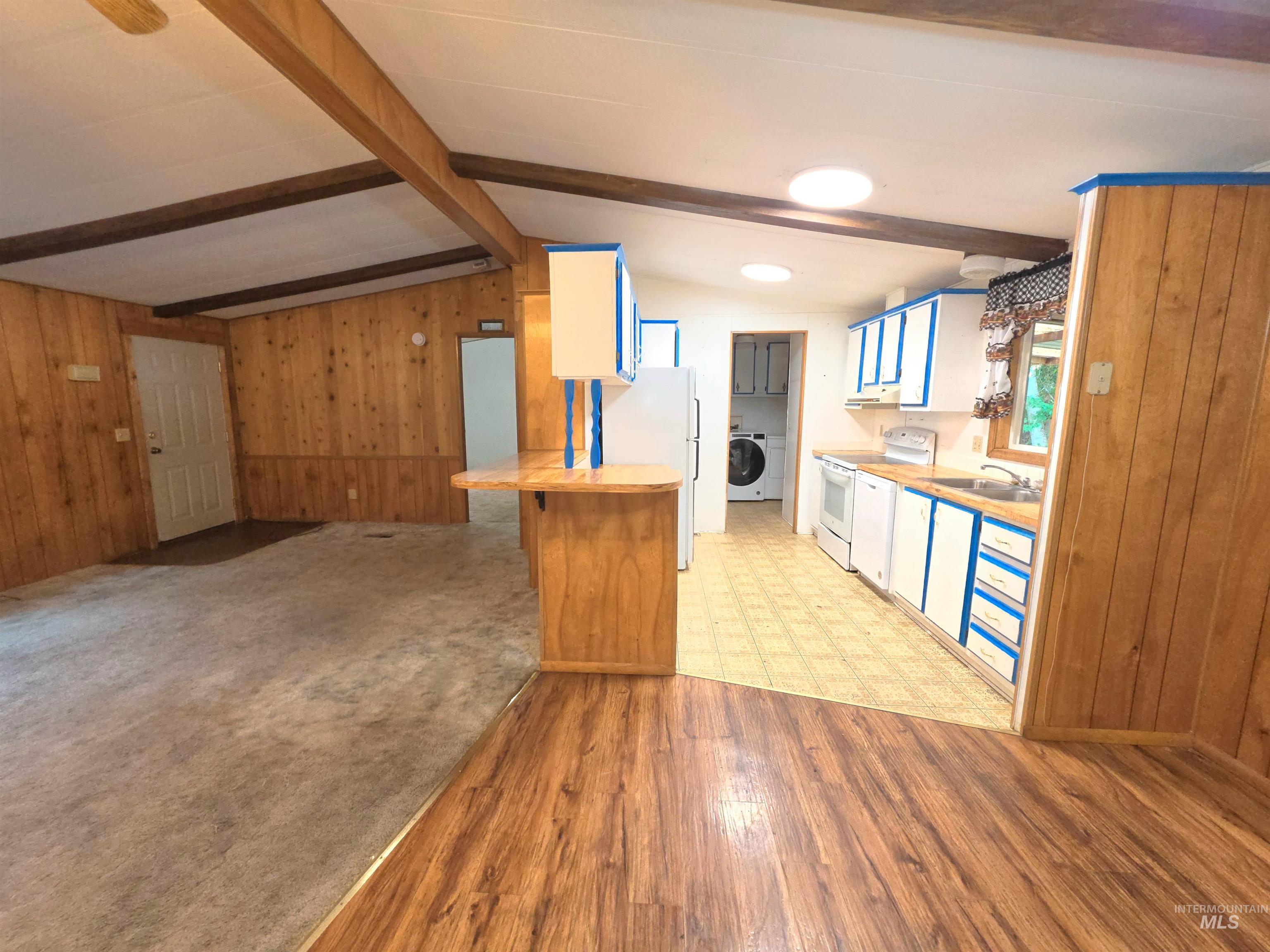 101 Waterfall Loop Property Photo 8