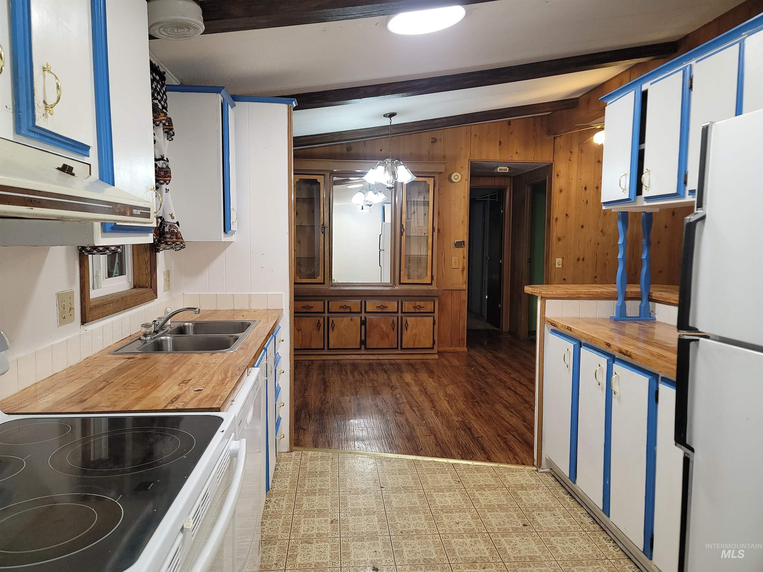 101 Waterfall Loop Property Photo 9