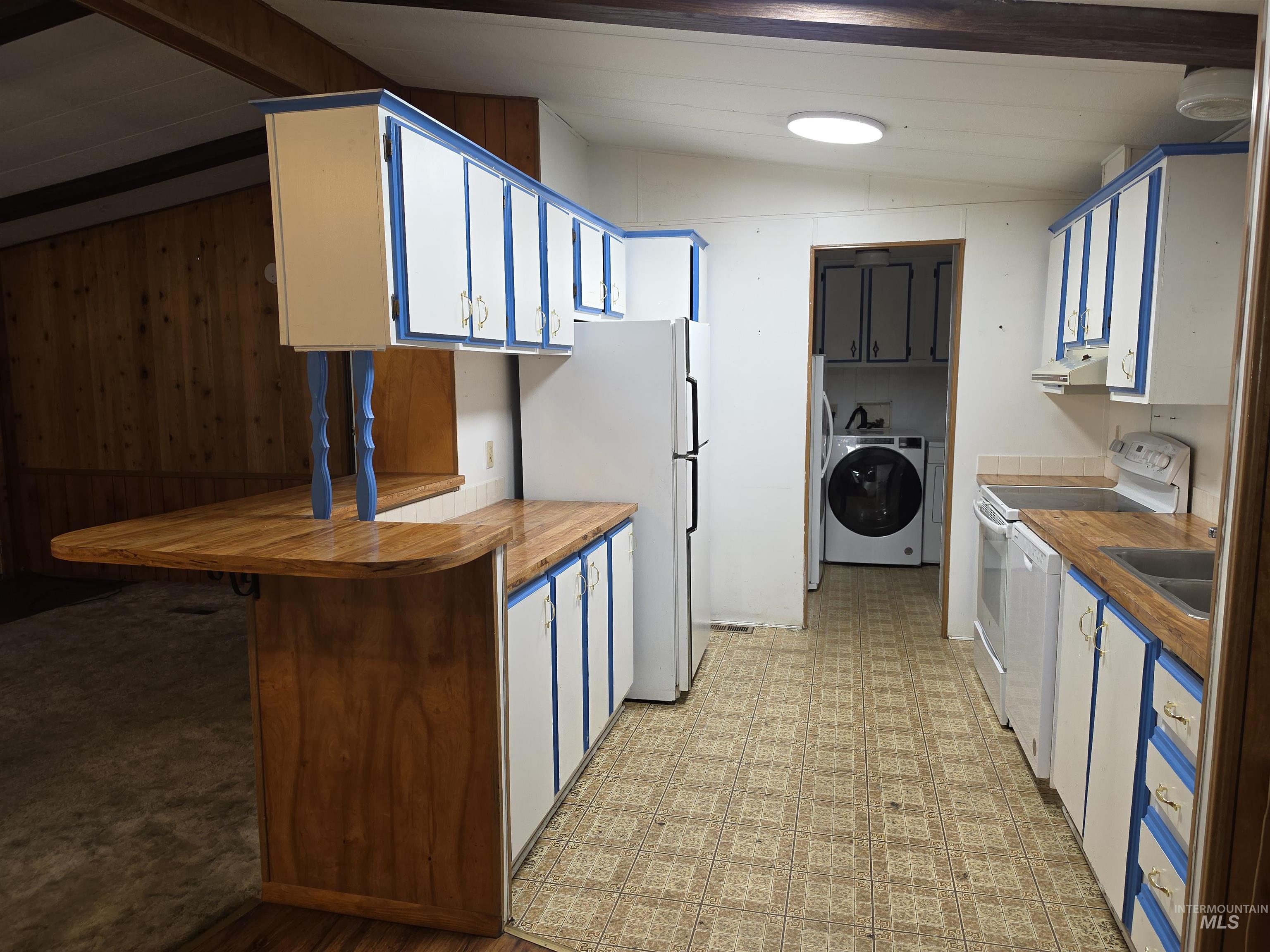 101 Waterfall Loop Property Photo 10