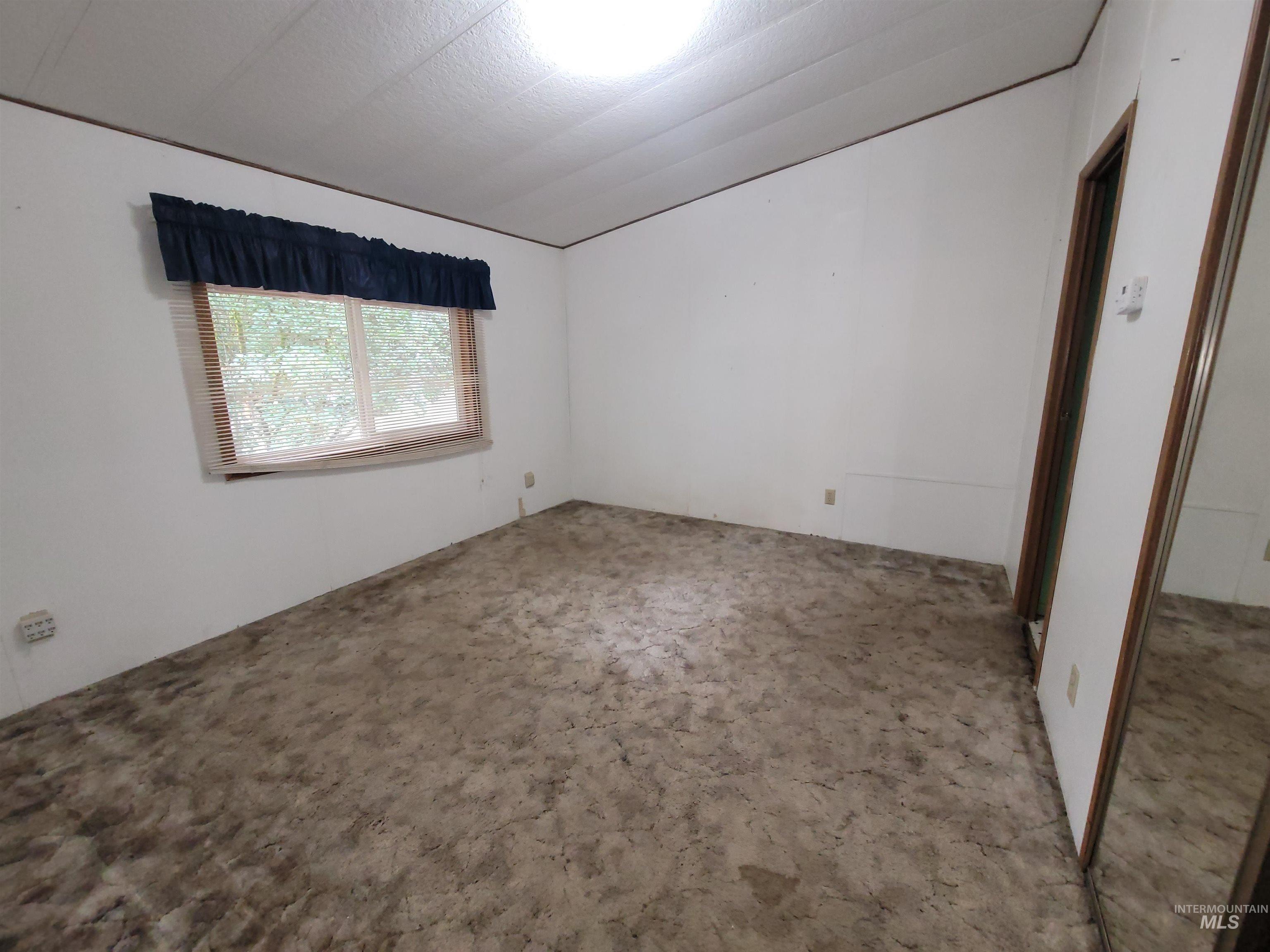 101 Waterfall Loop Property Photo 20